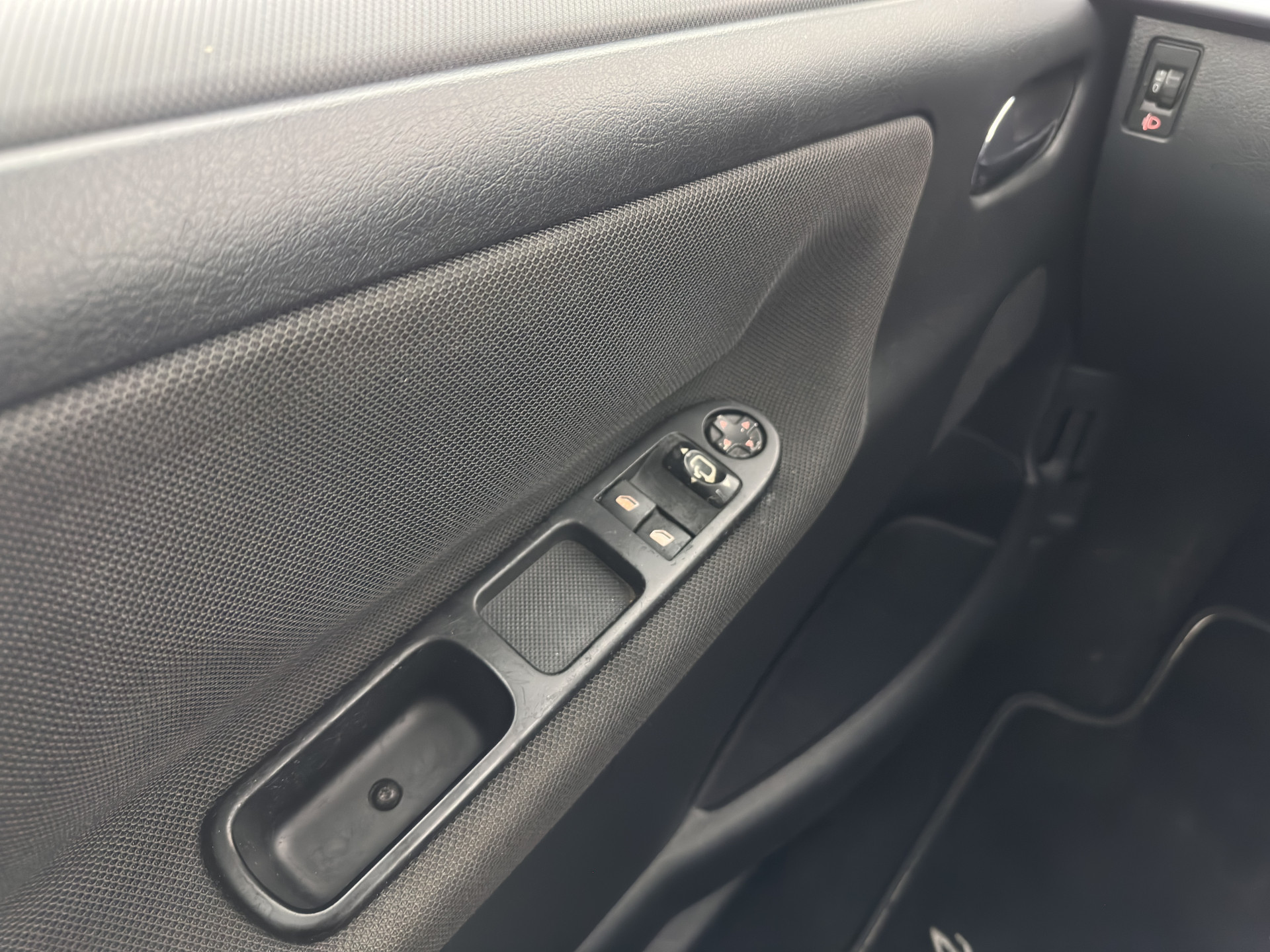 Peugeot 207 CC 1.6 VTi Pack Sport *HEATED-SPORTSEATS | ECC | RADIO/CD-MP3 | AIRSCARF | 17''ALU*