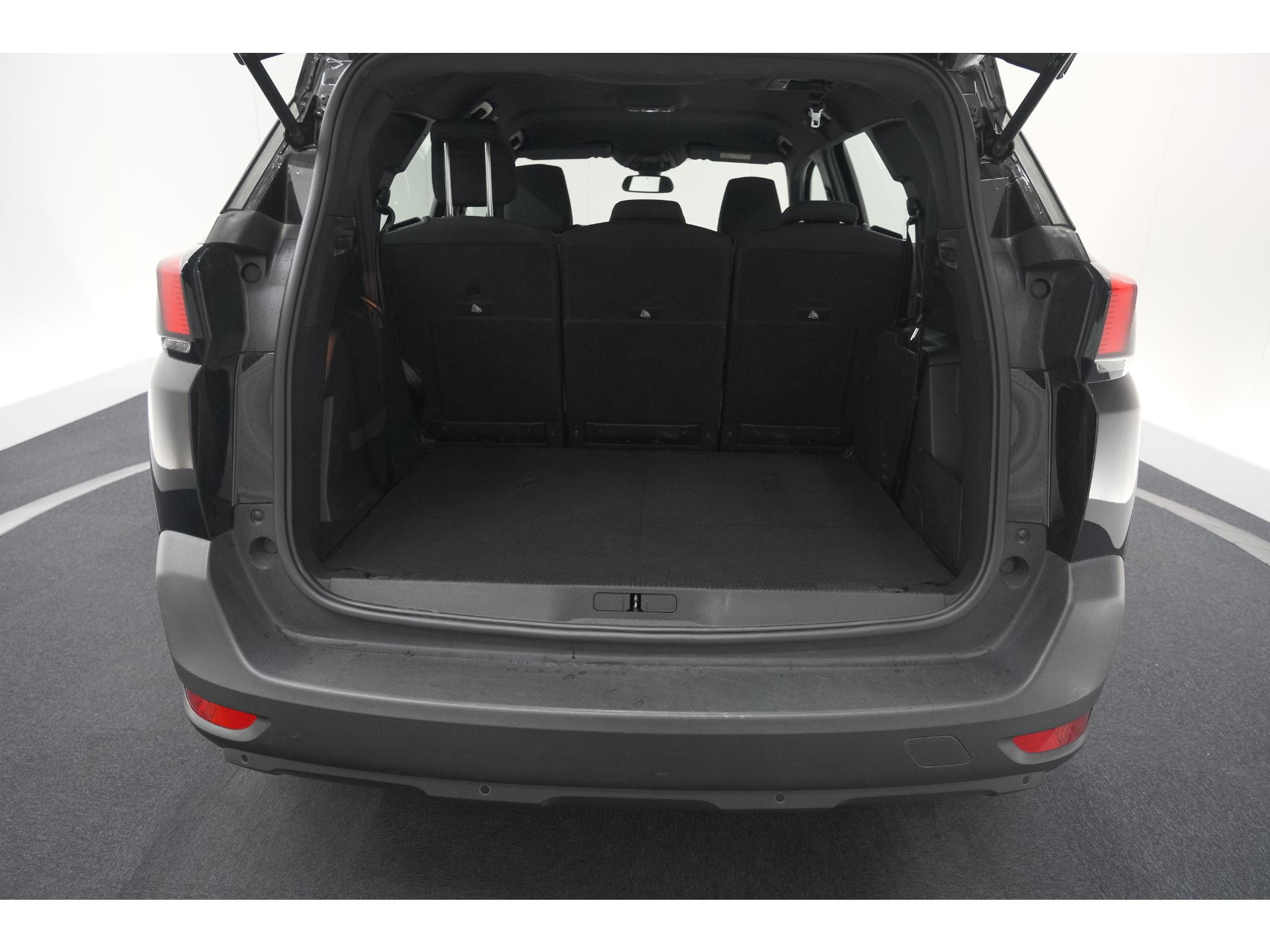 Peugeot 5008 PureTech 130 EAT8 Active Pack Business | 7 Zitplaatsen | Camera | Navigatie | Apple Carplay | Parkeersensoren