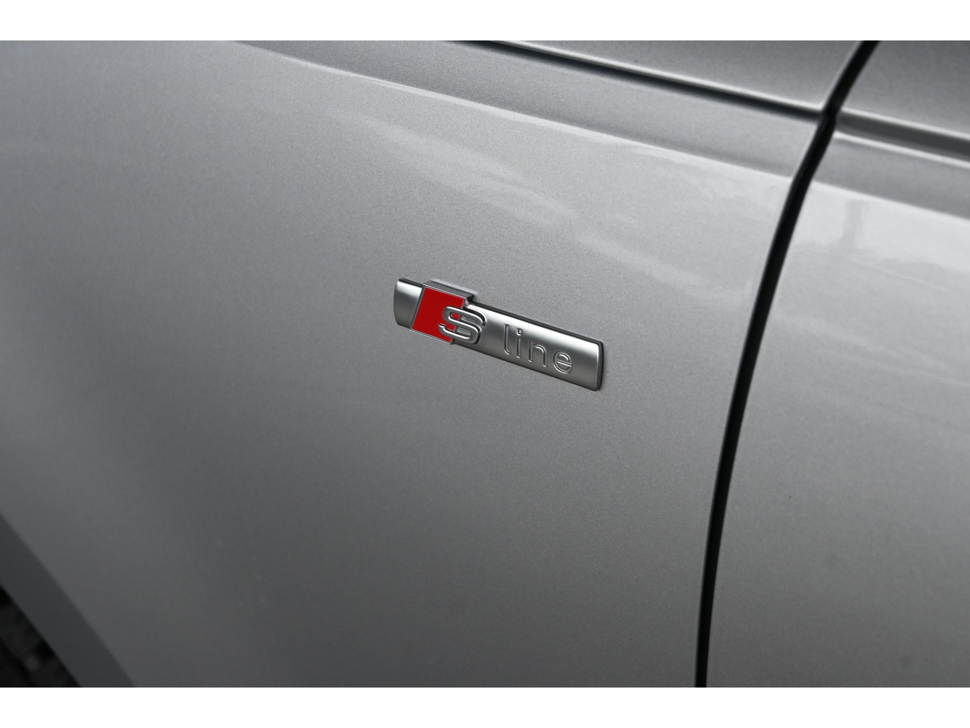 Audi A4 Avant 2.0 TFSI quattro S-Line Automaat Navigatie Panoramadak Adaptief Matrix LED Goed Onderhouden! Inruil Mogelijk!