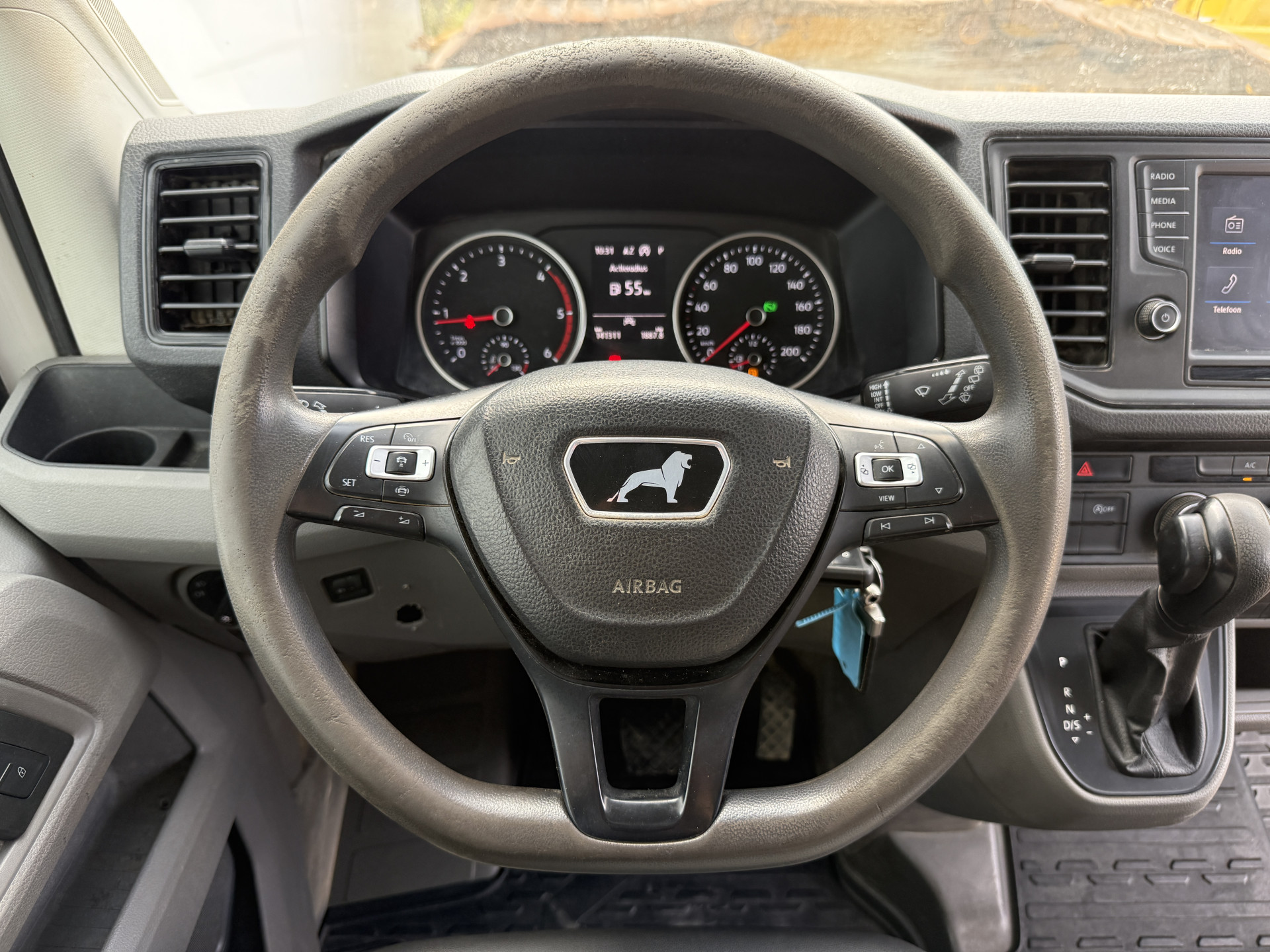 Volkswagen Crafter 3.140 2.0 TDI Automaat Open Laadbak Kist Dubbele cabine 6-persoons Airco Trekhaak Navigatie Carplay Pritische Pickup Open Box