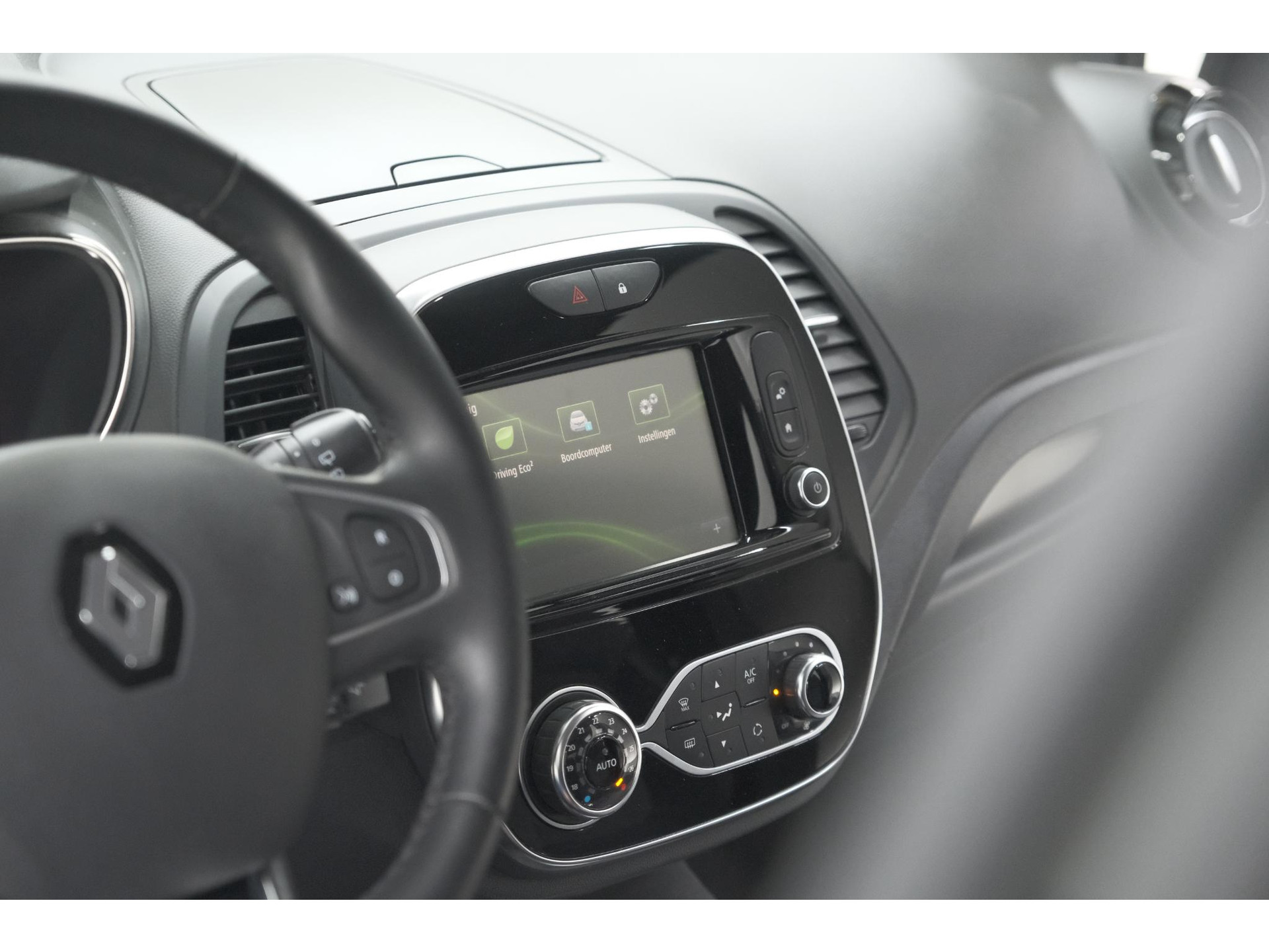Renault Captur TCe 130 Intens | Camera | Navigatie | Parkeersensoren | Climate Control
