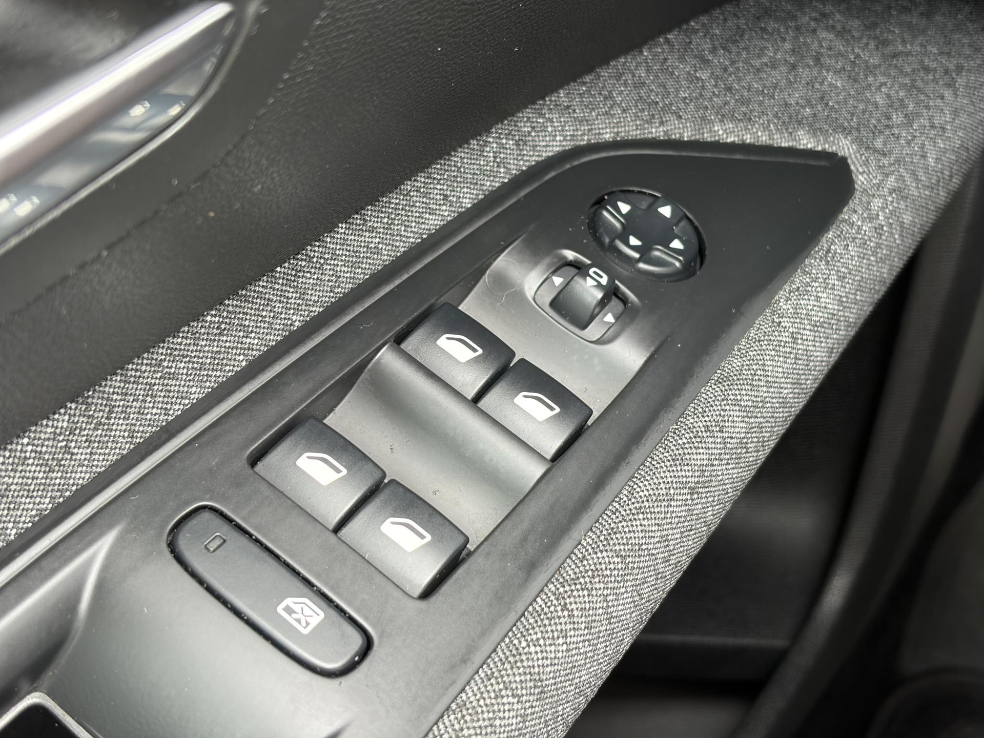 Peugeot 5008 1.2 PureTech Active 1e Eigenaar,D-riem 12-2023,Trekhaak,7 Persoons,6 Bak,Carplay,Clima,Cruise,131pk,Pdc,Dealer Onderhouden,N.A.P,Apk tot 05-2027