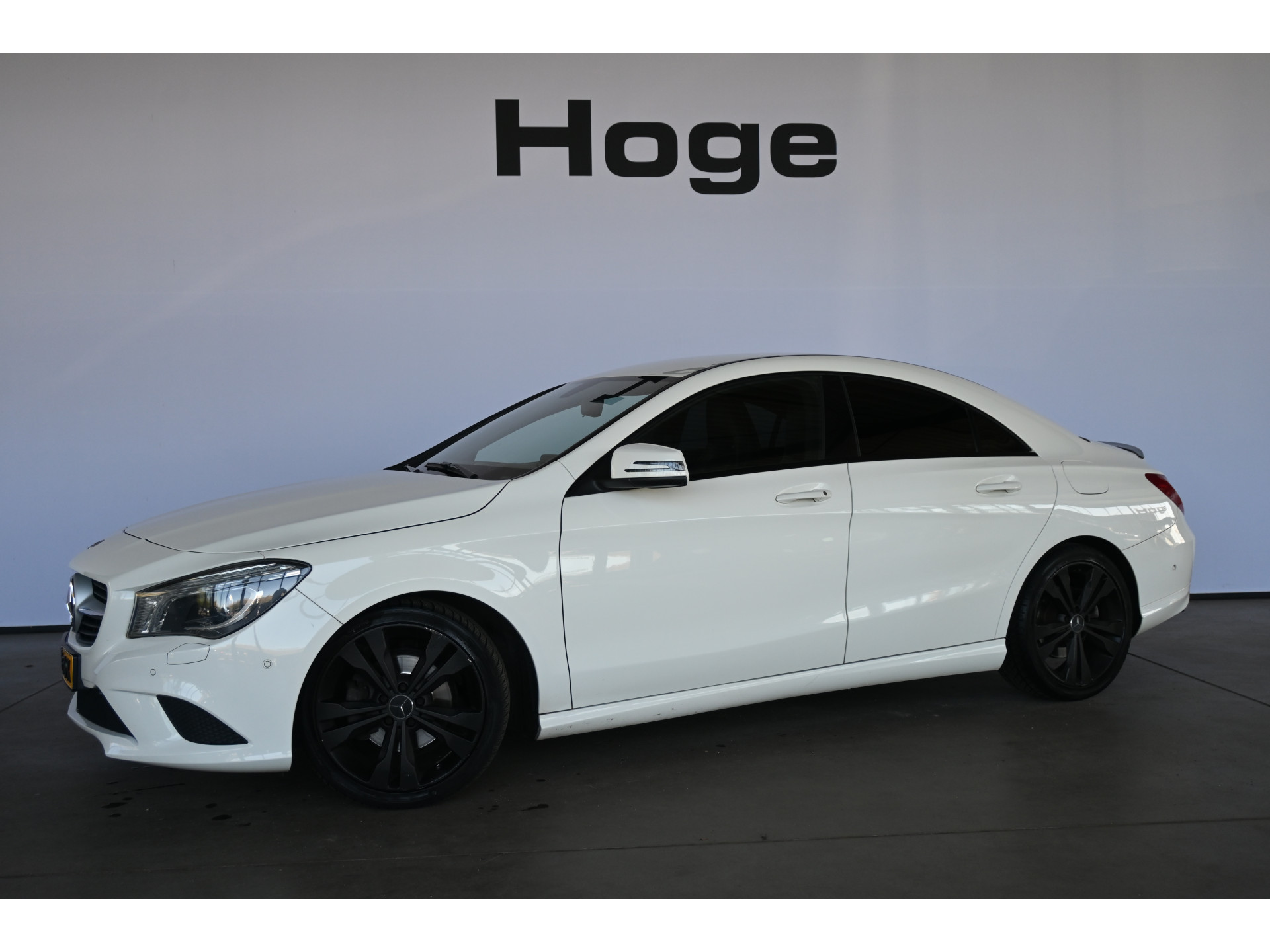 Mercedes-Benz CLA-klasse 200 Ambition Bi-Xenon Cruise Airco PDC Navigatie Inruil Mogelijk!