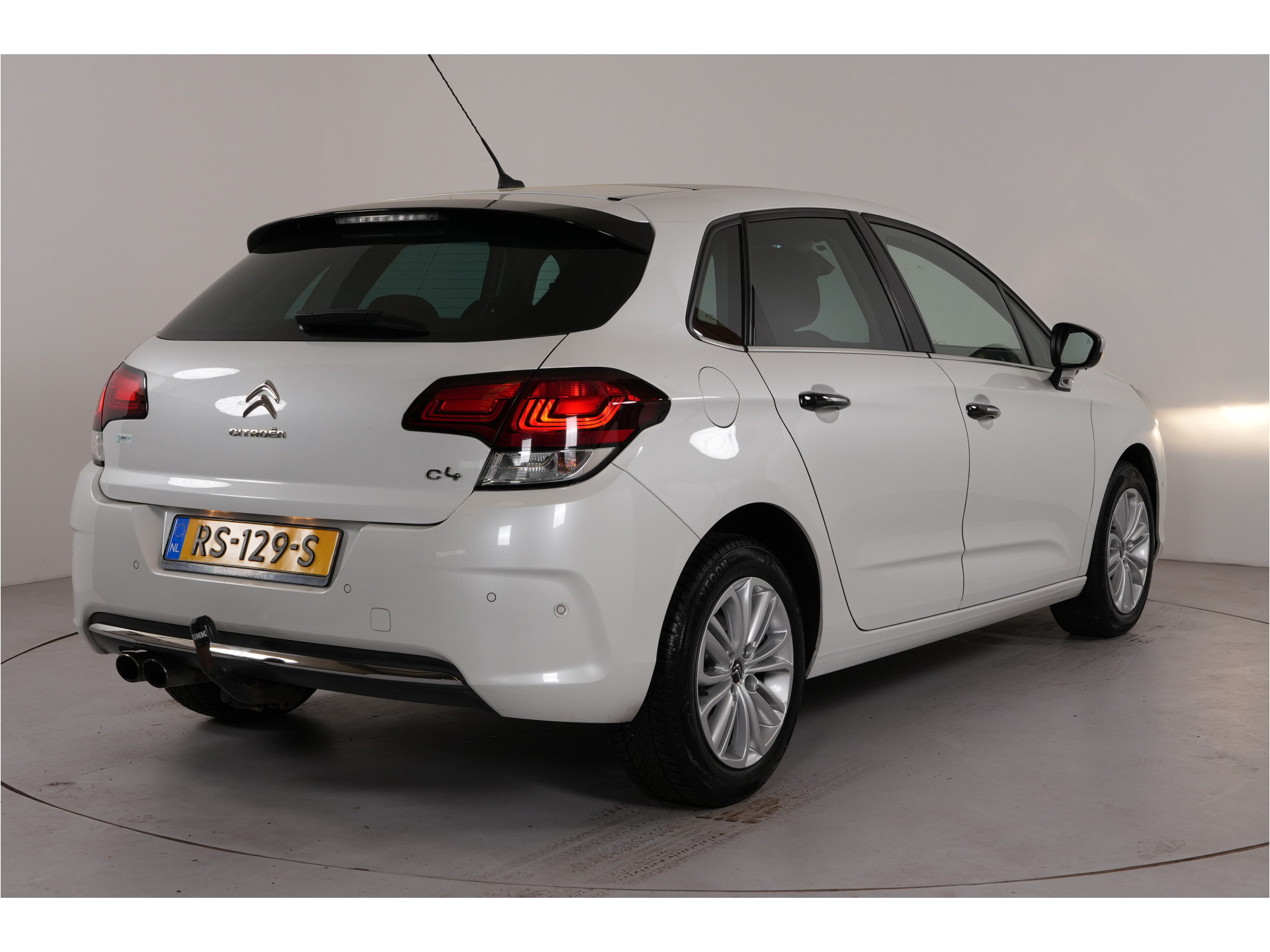 Citroën C4 1.2 PureTech Feel Collection | Trekhaak | Pano | Cruise | Stl. verw. | Climate | PDC |