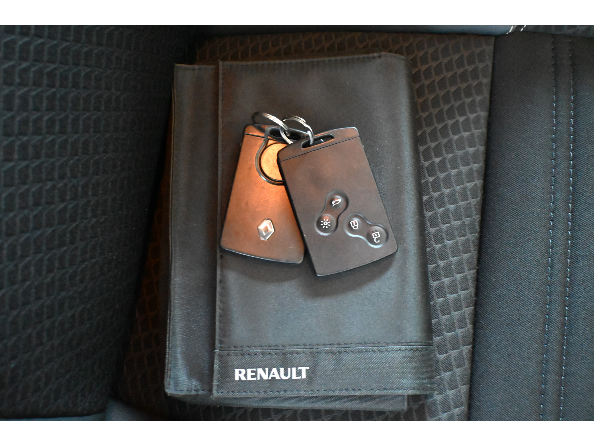 Renault Grand Scenic 1.5 dCi Bose Automaat Clima Navigatie Cruise Control Rijlaarprijs! Inruil Mogelijk!