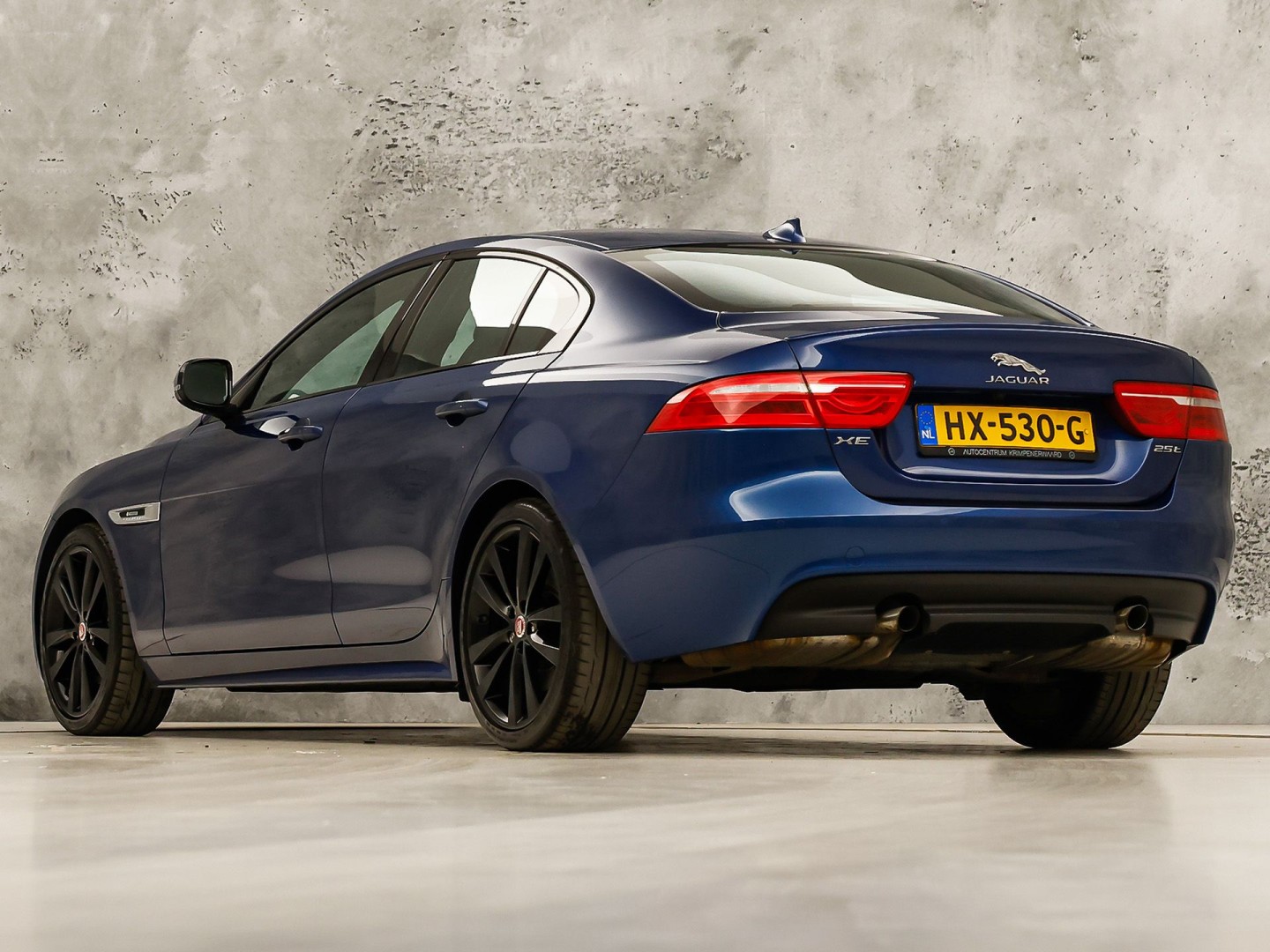 Jaguar XE 2.0 Portfolio 241Pk Automaat (NAVIGATIE, MERIDIAN AUDIO, LEDER, ELEK SPORTSTOELEN, LANE ASSIST, STUURWIEL VERWARMD, ZWART HEMEL, NIEUWSTAAT)