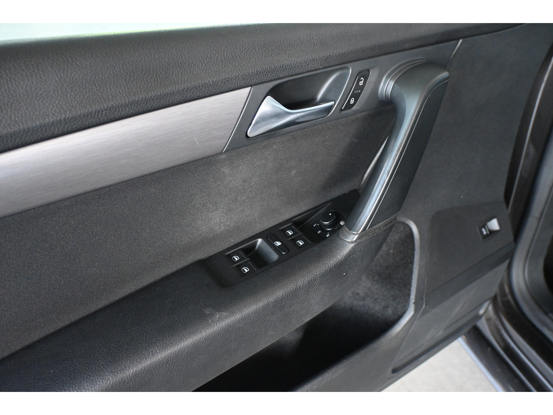 Volkswagen Passat Variant 1.4 TSI Comfortline BlueMotion Automaat Clima Cruise control Trekhaak Lichtmetaal Inruil Mogelijk!