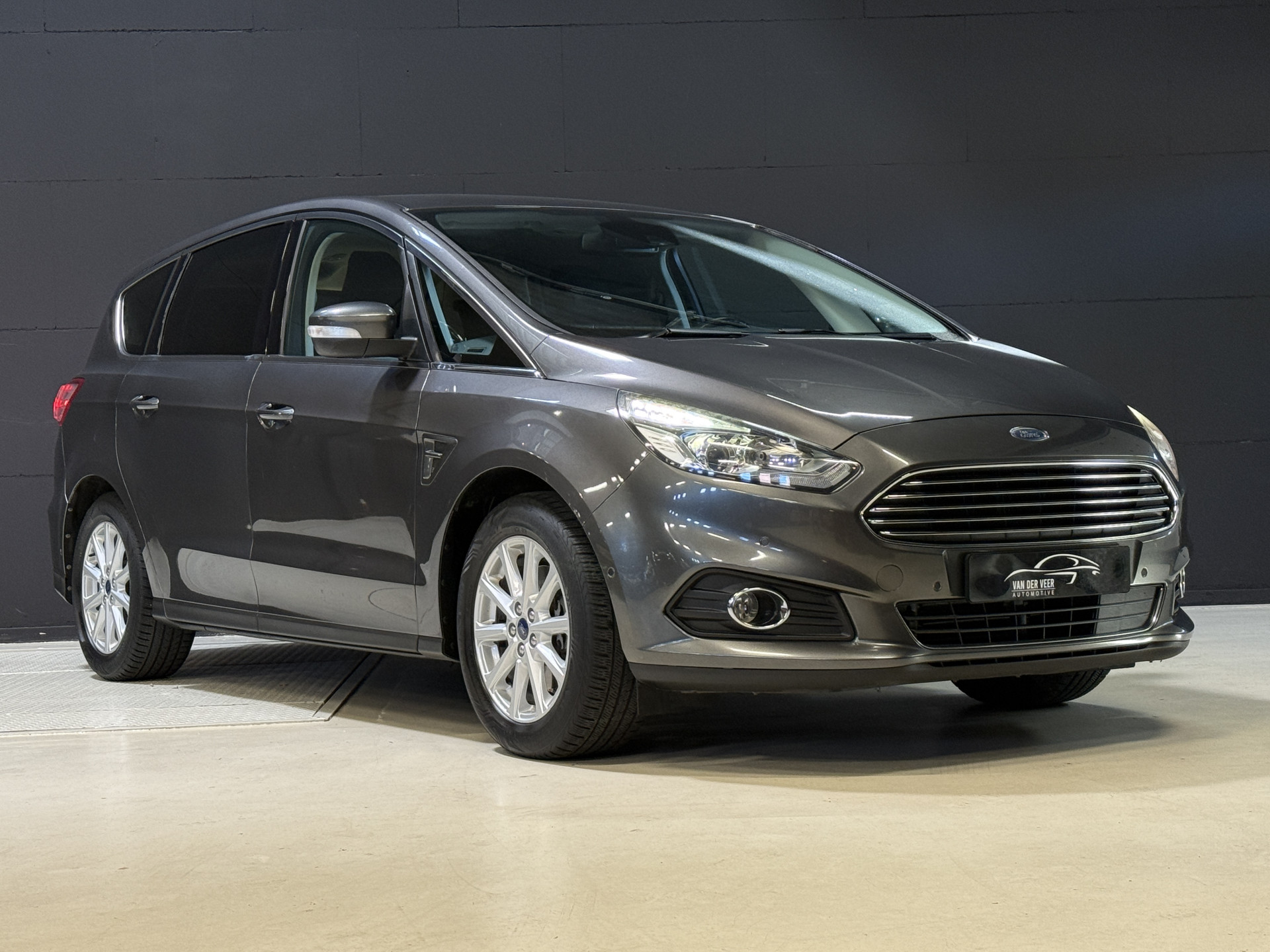 Ford S-Max 1.5 Titanium 7p. | Stoel/stuur verwarming | Trekhaak | Apple Carplay