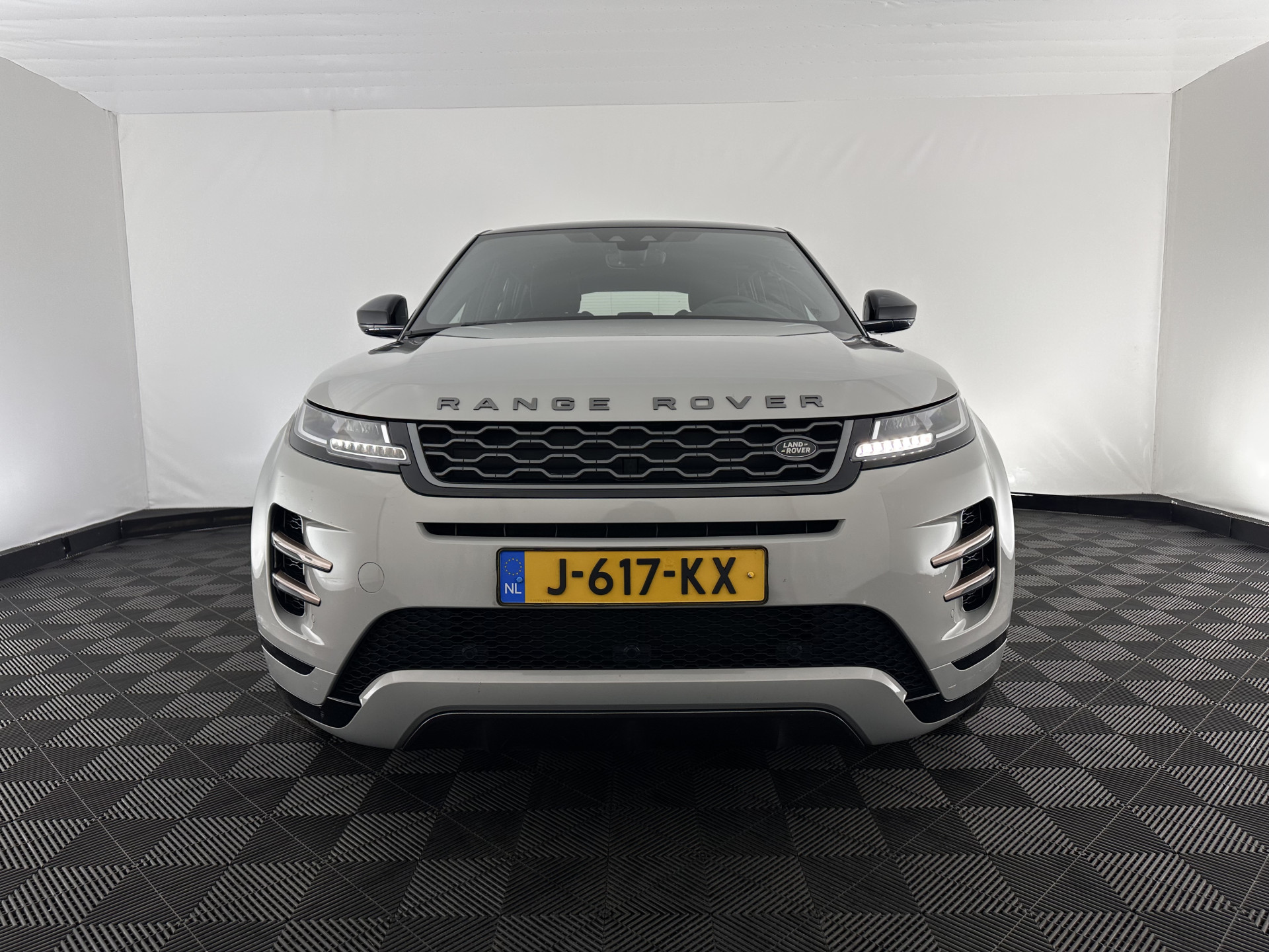 Land Rover Range Rover Evoque 2.0 D180 AWD SE (INCL-BTW) Aut. *LEATHER | FULL-LED | HEATED-COMFORTSEATS | NAVI-FULLMAP | SHIFTPADDLES | CAMERA | ECC | CARPLAY | PDC | CRUISE | 18''ALU*