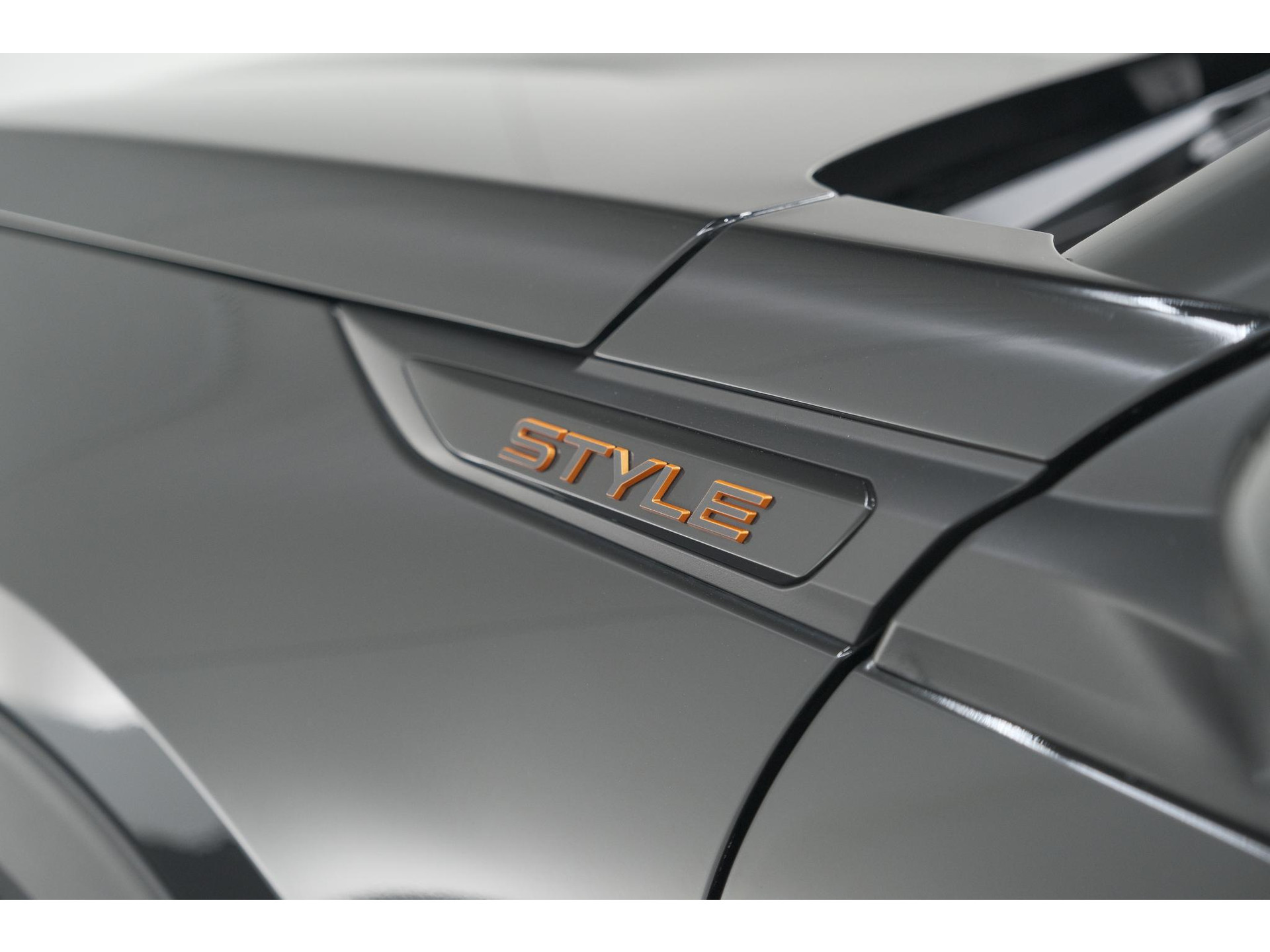 Peugeot 2008 1.2 Hybrid 136 Style | Apple Carplay | Parkeersensoren | Climate Control
