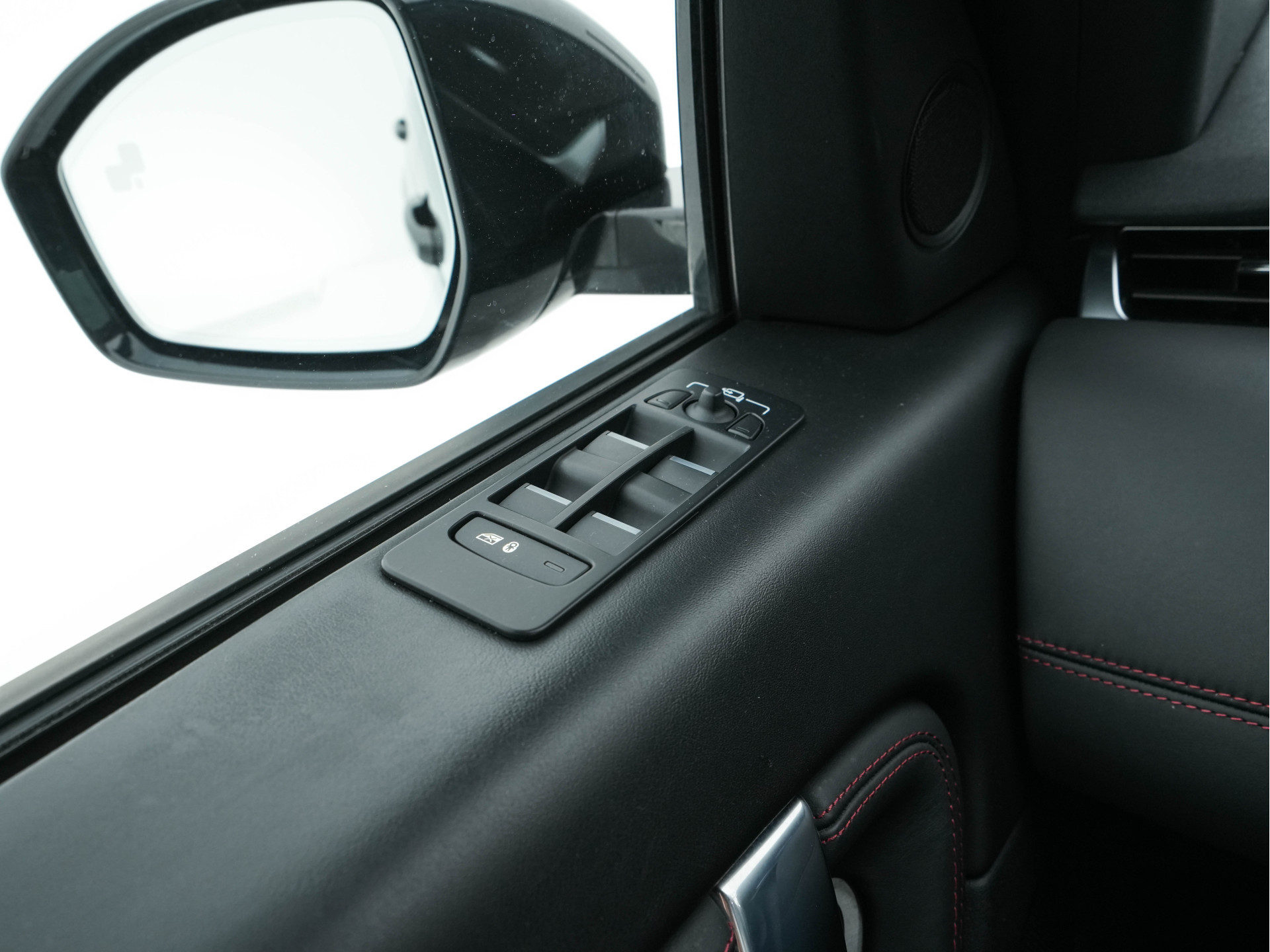 Land Rover Discovery Sport P300e 1.5 R-Dynamic Sportpack HSE AWD (INCL-BTW) *PANO | LEATHER | MERIDIAN-AUDIO | FULL-LED | MEMORY-PACK | DIGI-COCKPIT | NAVI-FULLMAP | CAMERA | KEYLESS | PRIVACY-GLASS | DAB | SHIFT-PADDLES | TOWBAR | LANE-ASSIST | 20'