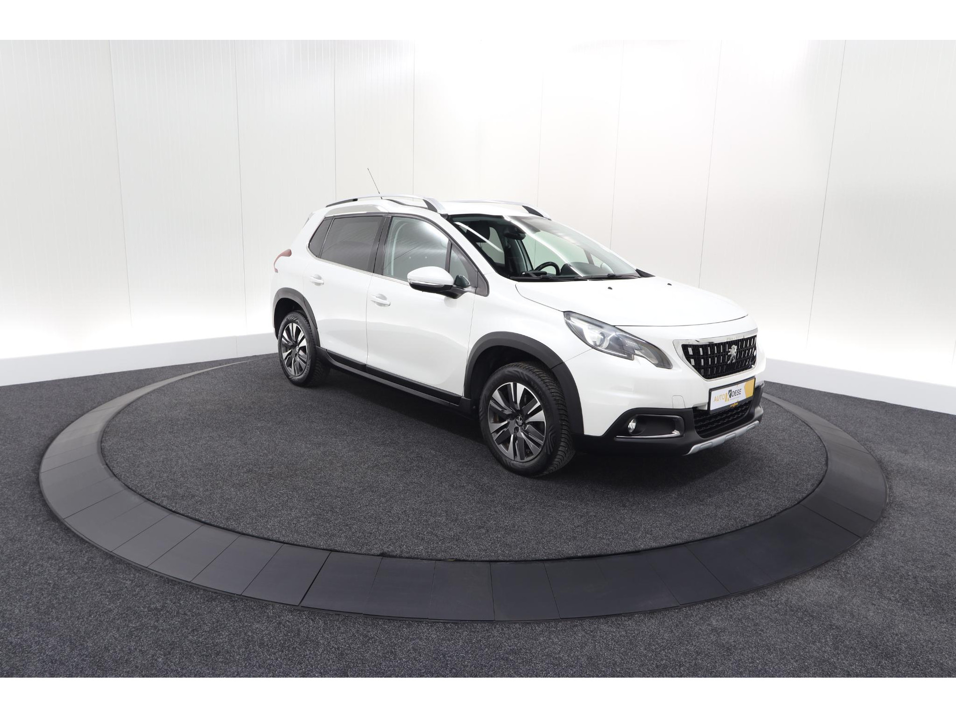 Peugeot 2008 PureTech 130 Allure | Camera | Apple Carplay | Parkeersensoren | Navigatie