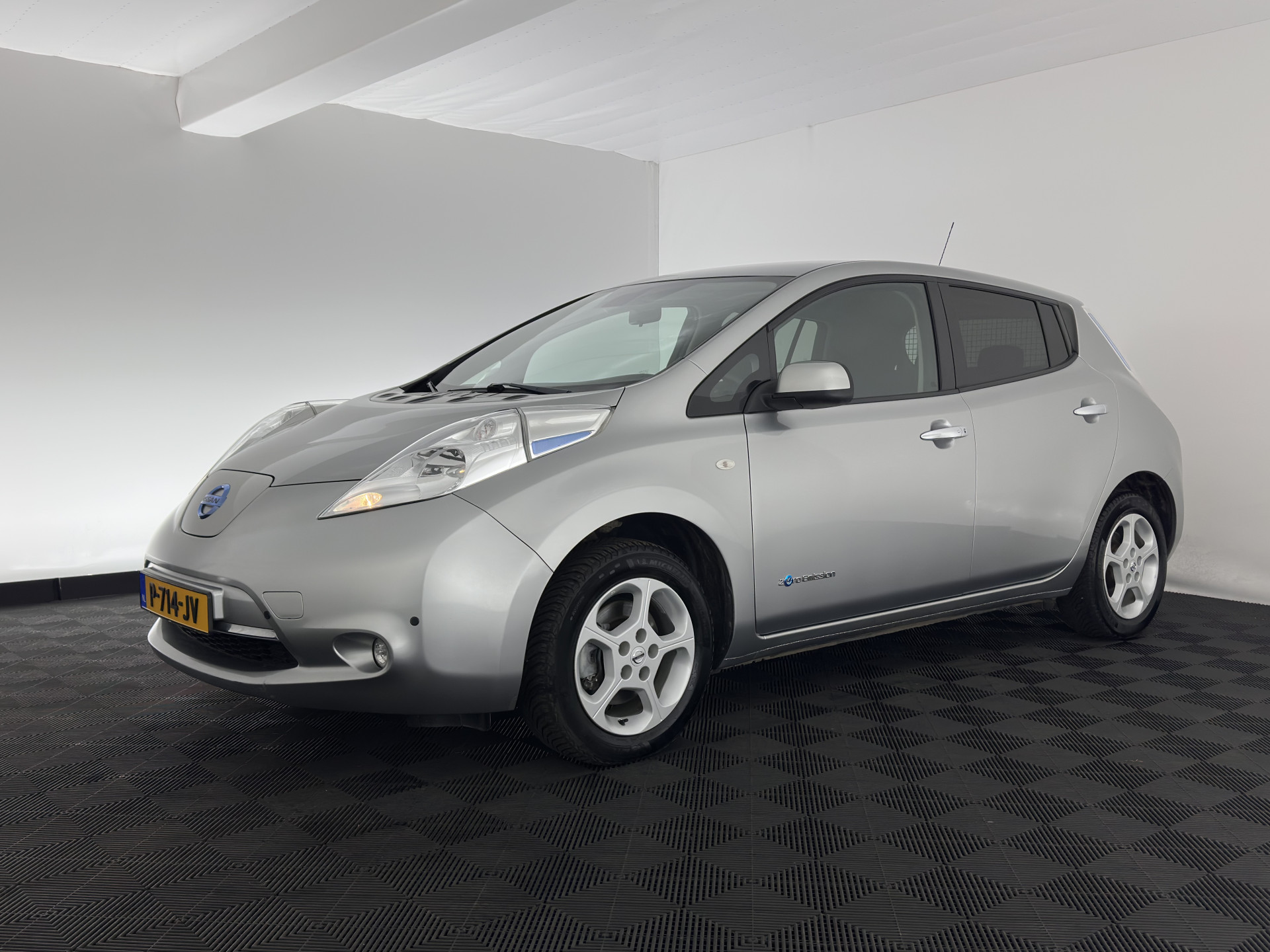 Nissan LEAF Acenta 30 kWh *NAVI-FULLMAP | MICROFIBRE | DAB | CAMERA | ECC | CRUISE | DIGI-COCKPIT | HEATED- COMFORTSEATS | PRIVACY-GLASS | 16"ALU*