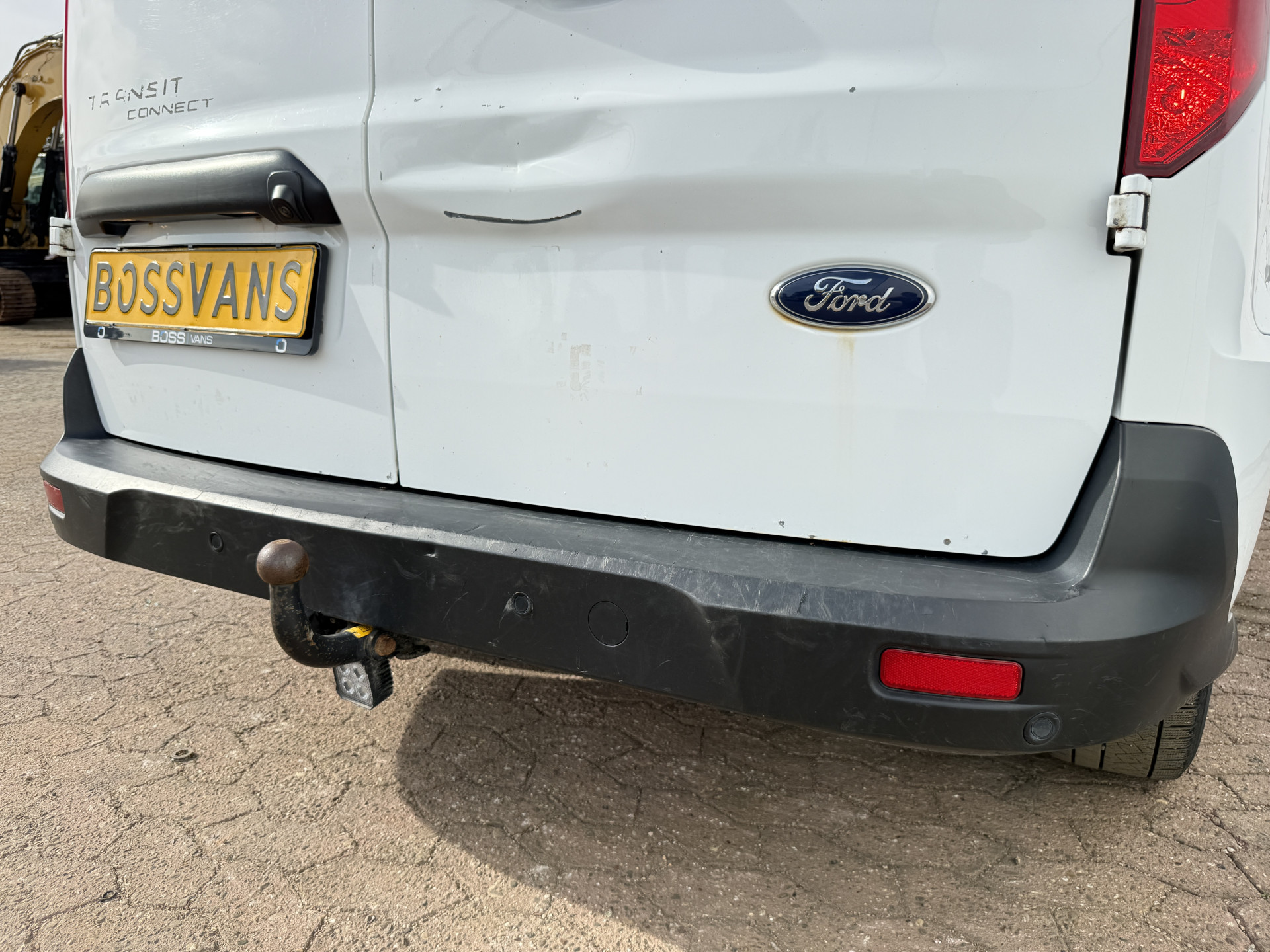 Ford Transit Connect 1.5 TDCI 100PK L2 Automaat Trekhaak Carplay Camera Airco Cruise Control Camera Parkeersensoren Achter Stoelverwarming