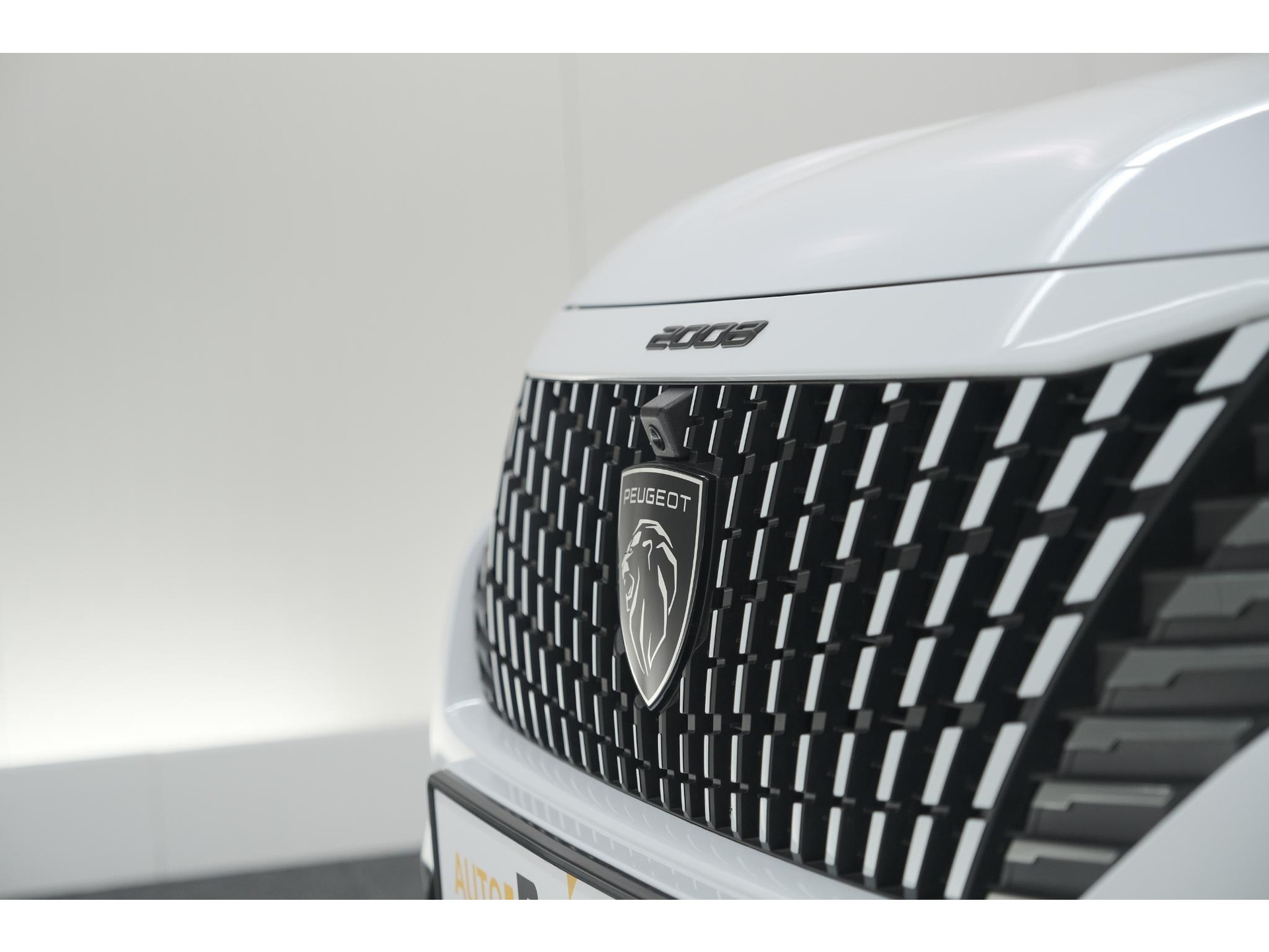 Peugeot 2008 PureTech 100 Allure | 360 Camera | Dodehoekdetectie | Navigatie | Apple Carplay