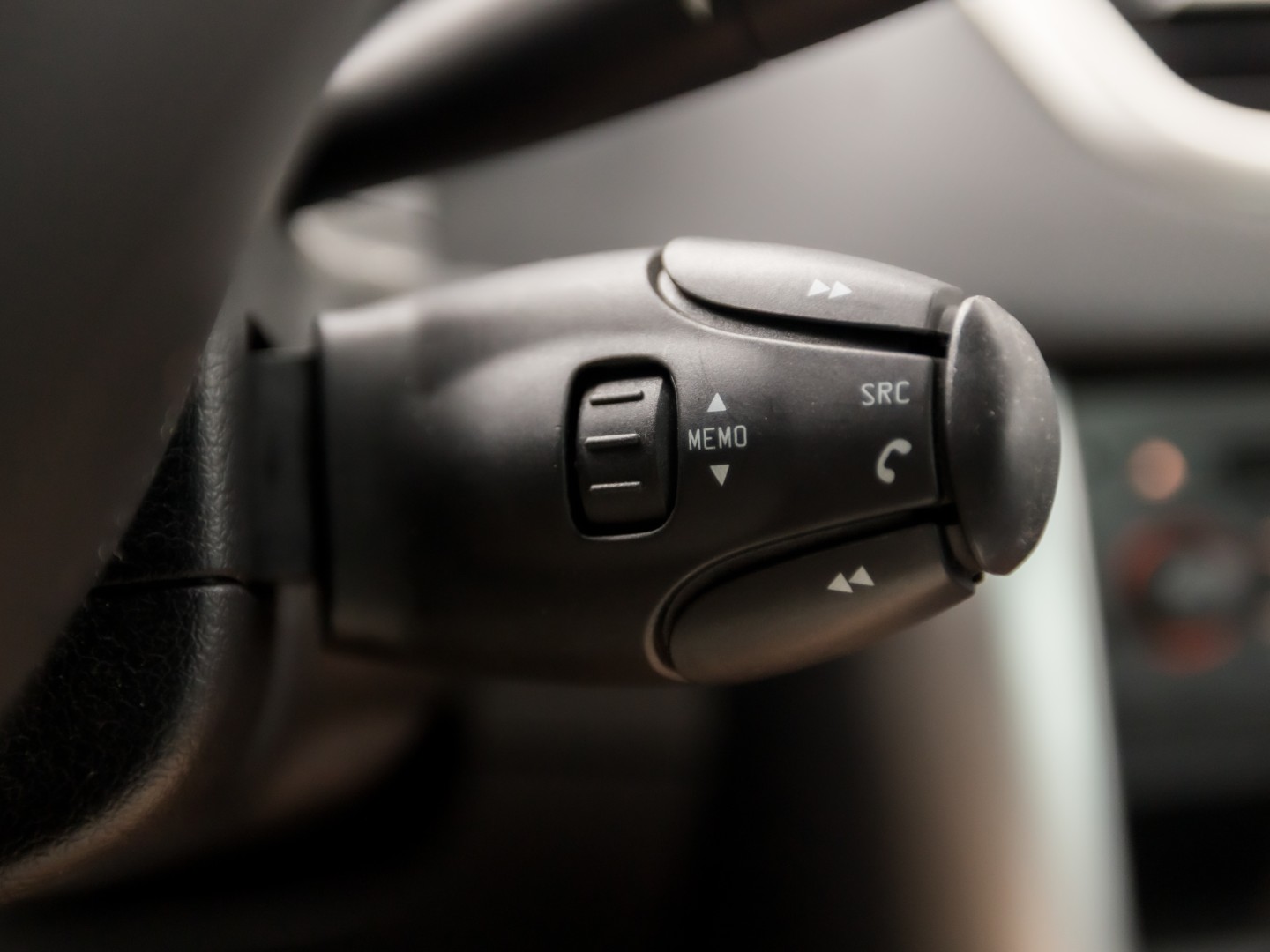 Peugeot 207 CC 1.6 VTi Sport (CLIMATE, TREKHAAK, CRUISE, SPORTSTOELEN, ELEKTRISCHE KAP, PARKEERSENSOREN, ELEK PAKKET, NIEUWSTAAT)