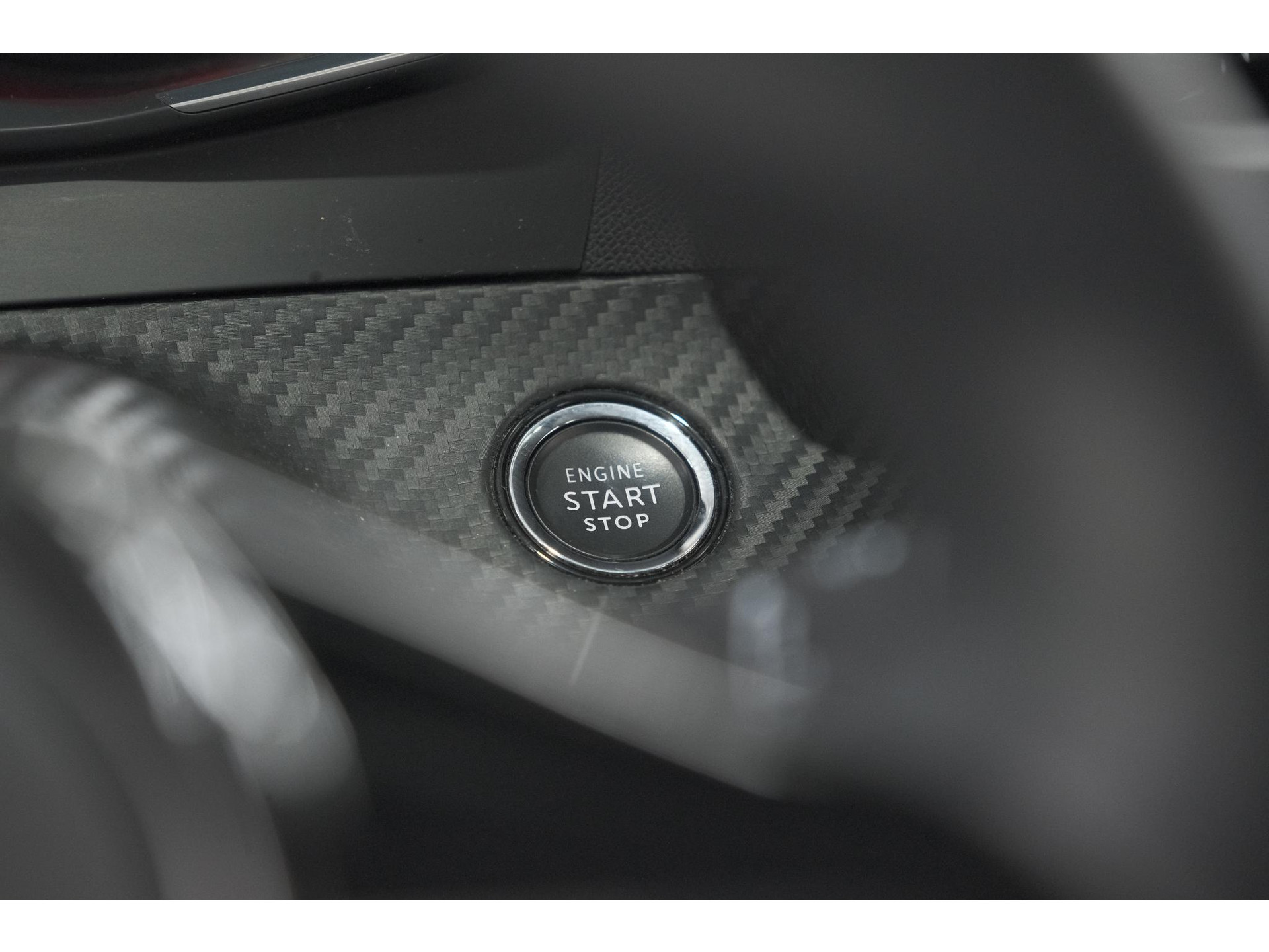 Peugeot 208 PureTech 100 Allure Pack | Parkeersensoren | Apple Carplay | Stoelverwarming