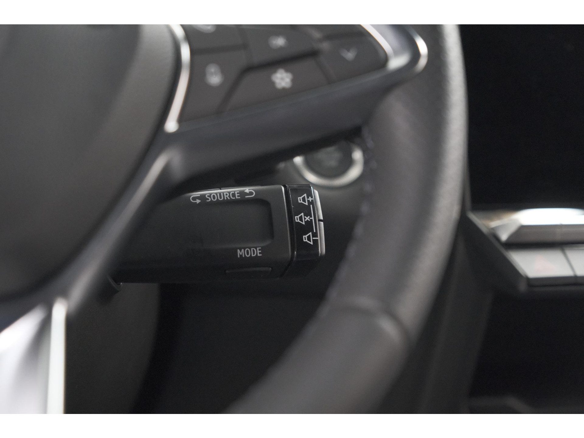 Renault Captur Mild Hybrid 160 EDC Techno | Pack Winter | Camera | Adaptieve Cruise Control | Apple Carplay