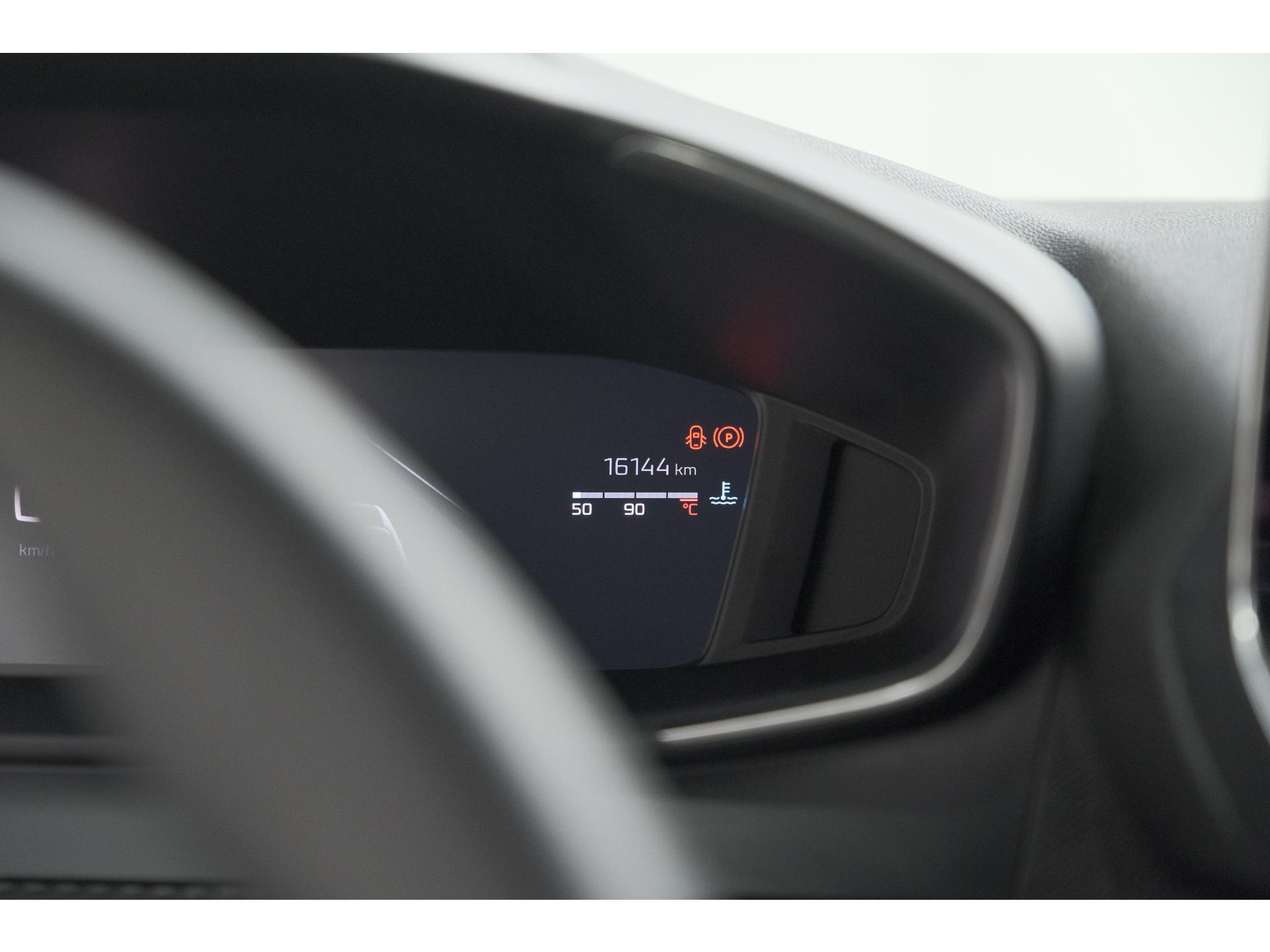 Peugeot 208 PureTech 100 Allure | Gris Selenium | Apple Carplay | Parkeersensoren | Climate Control