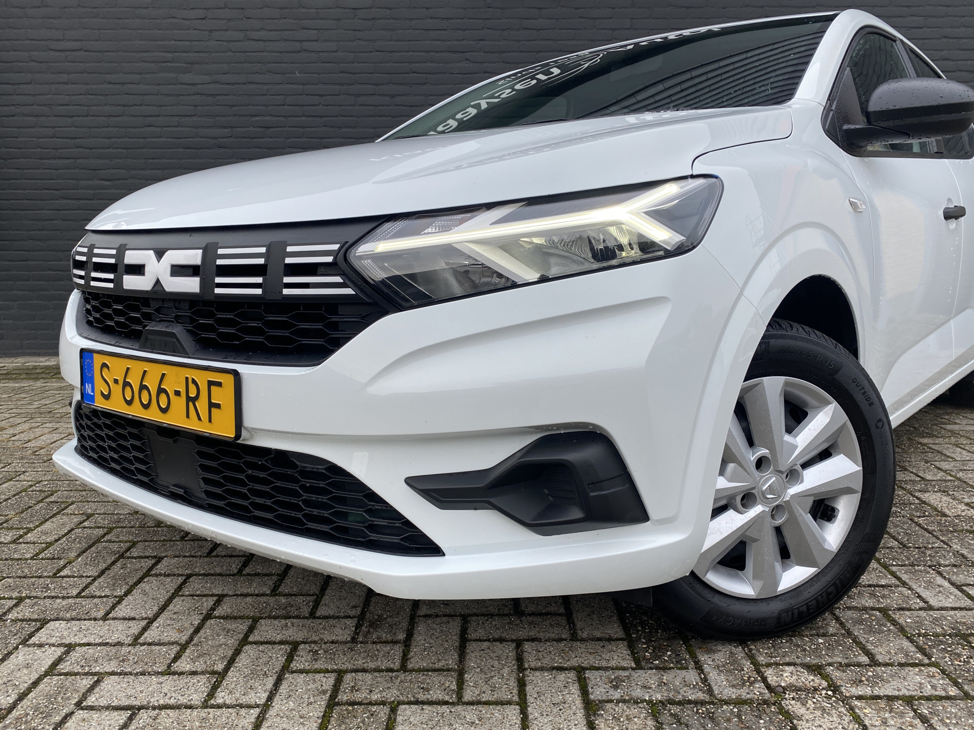Dacia Sandero 1.0 TCe LPG 100 ECO-G Essential | 1e eigenaar | dealer onderhouden | airco | cruise control | dab audio | BTW auto