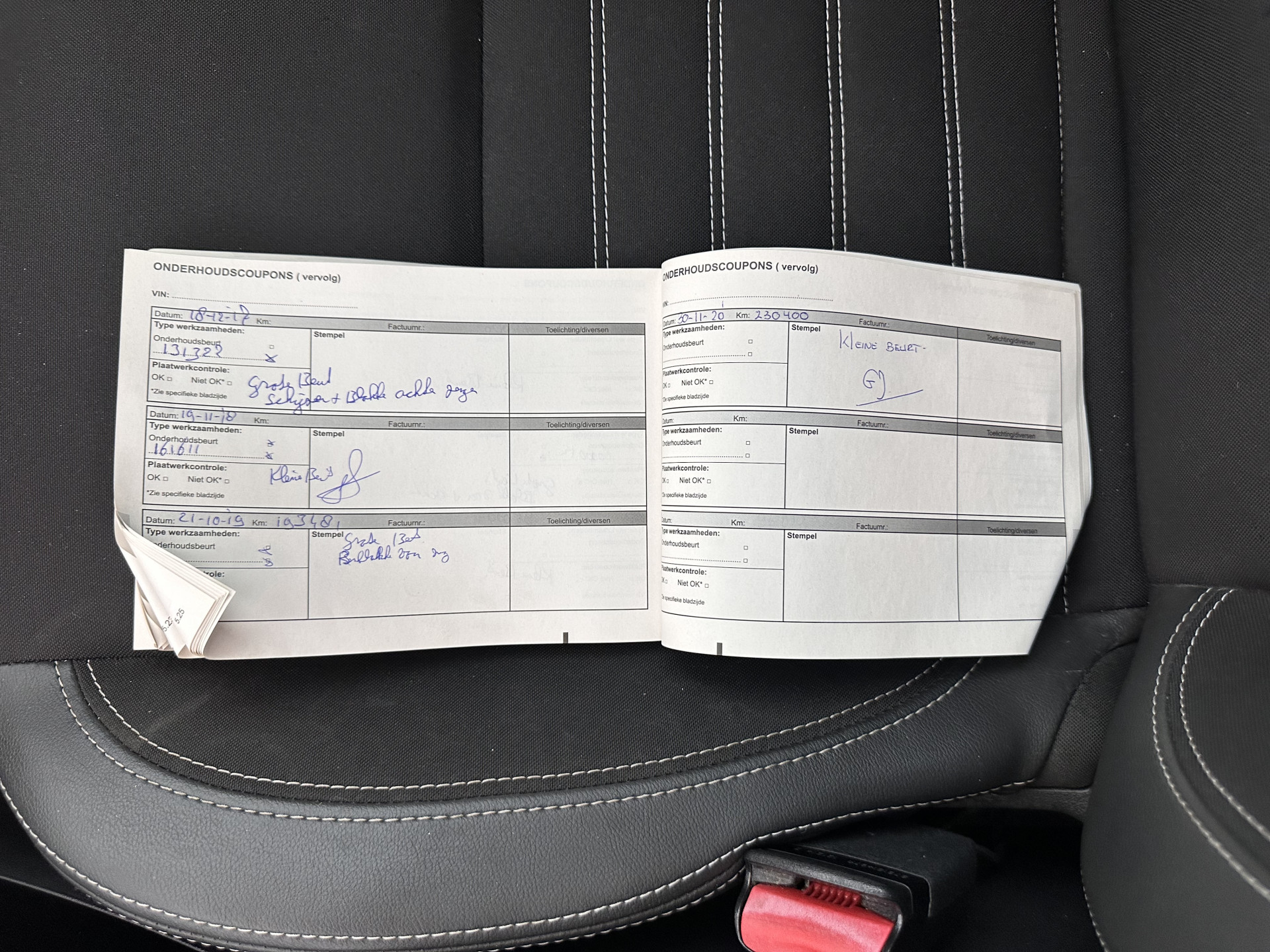 Renault Laguna 2.0 dCi S/S (INCL-BTW) *PANO | LEATHER-MICROFIBRE | BI-XENON | KEYLESS | NAVI-FULLMAP | COMFORT-SEATS | ECC | PDC | CRUISE | TOWBAR | 18''ALU*