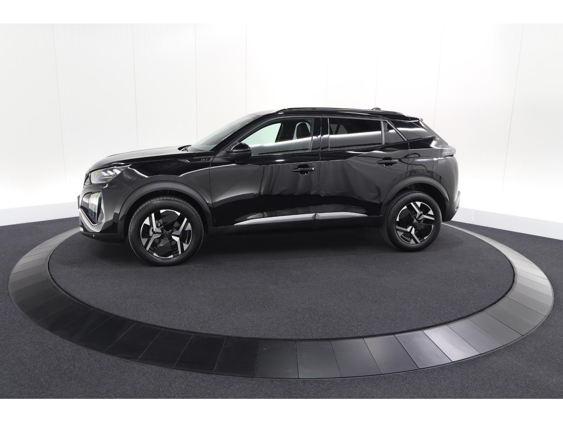 Peugeot 2008 PureTech 130 EAT8 GT | Camera | Apple Carplay | Parkeersensoren | 17 Inch Lichtmetalen Velgen