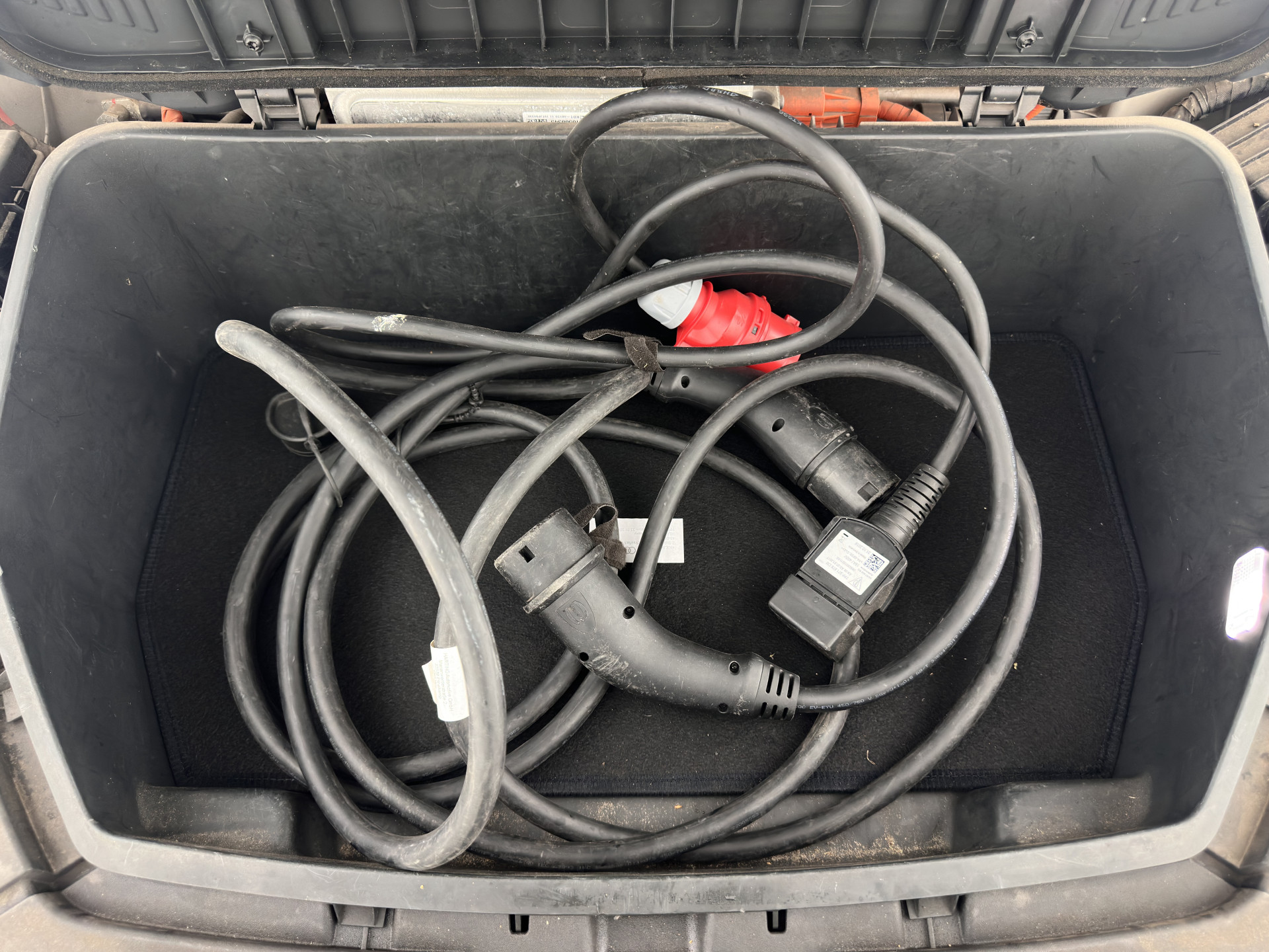 Audi e-tron 55 quattro advanced 95 kWh [ 3-Fase ] (INCL-BTW) *PANO | LUXURY-LEATHER | ADAPTIVE-CRUISE | FULL-LED | DIGI-COCKPIT | KEYLESS | MEMORY-PACK | AIR-SUSPENSION | CAMERA | AMBIENT-LIGHT |  NAVI-FULLMAP | SHIFT-PADDLES | DAB+ | COMFOR