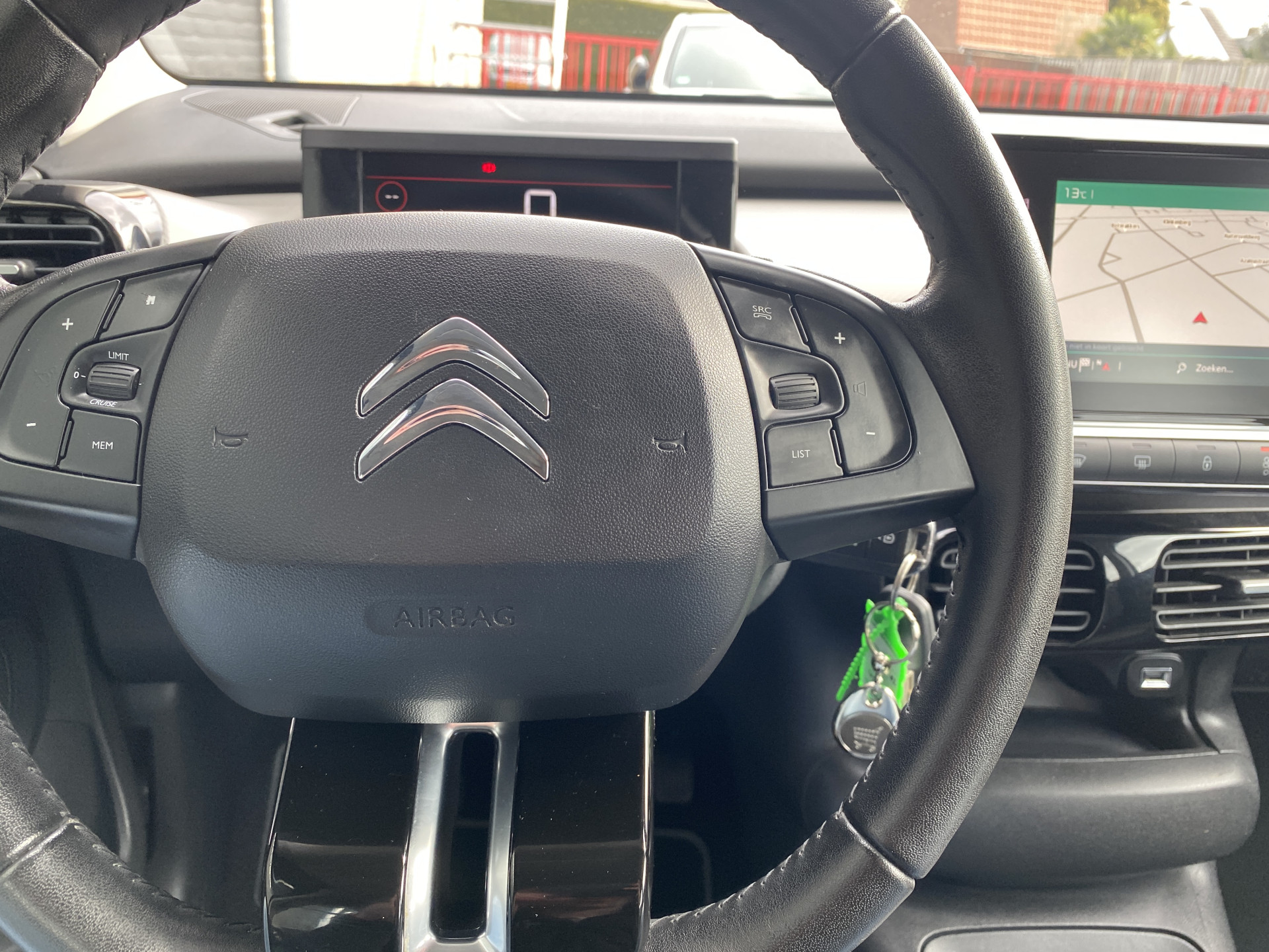 Citroën C4 Cactus 1.2 PureTech Business | navigatie | trekhaak | cruise control | parkeersensoren | apple carplay/android auto