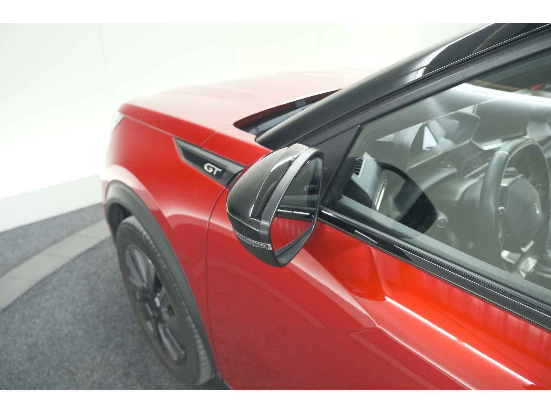 Peugeot 2008 PureTech 130 GT Pack | Panoramadak | Camera | Adaptieve Cruise Control | Stoelverwarming