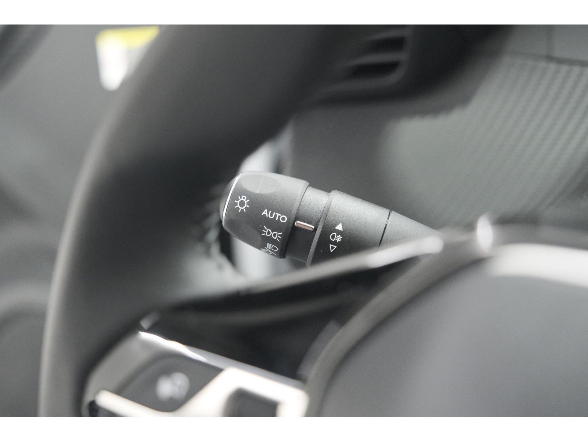 Peugeot 2008 PureTech 100 Allure | 360 Camera | Dodehoekdetectie | Navigatie | Apple Carplay