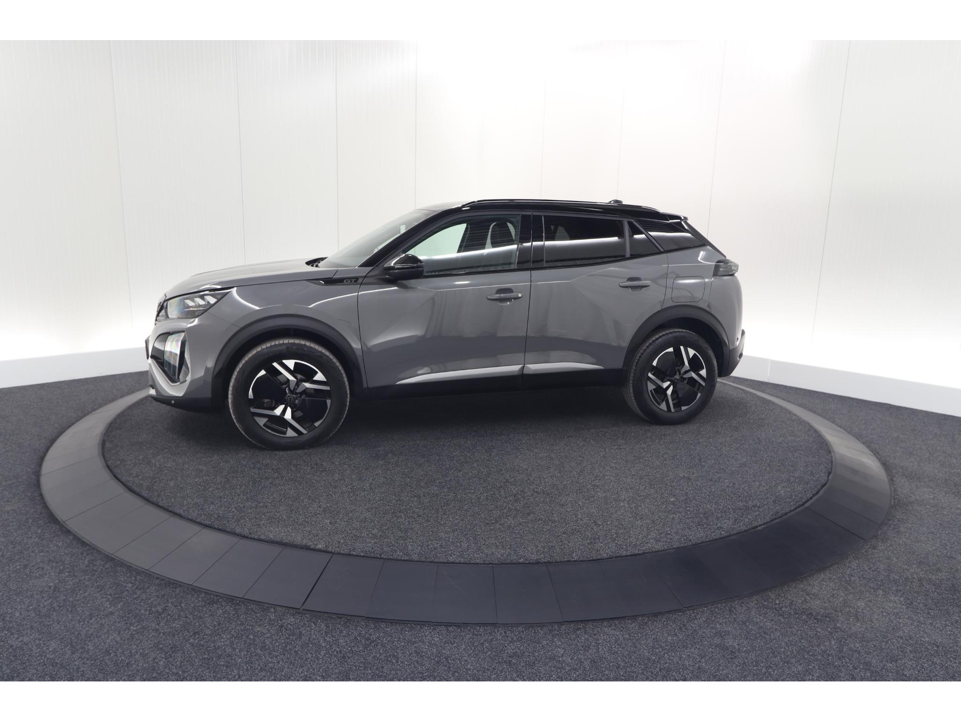 Peugeot 2008 PureTech 130 EAT8 GT | 360 Camera | Adaptieve Cruise Control | Stoelmaasage | Apple Carplay