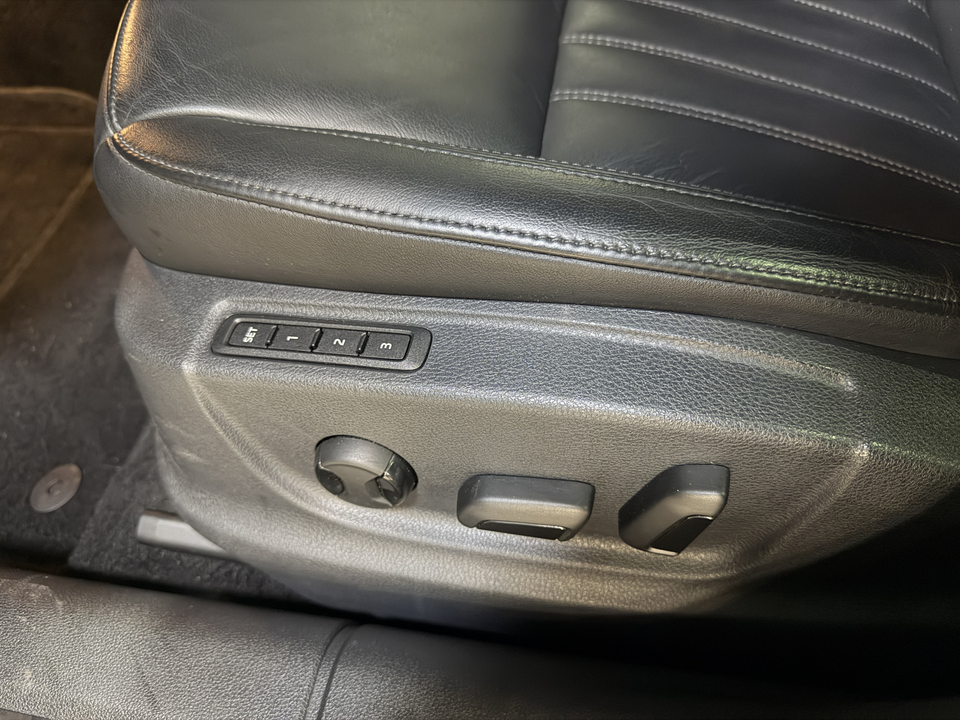 ŠKODA Octavia Combi 2.0 TSI 191PK Style Business | Leder | Adaptive cruise | Afn. trekhaak | Camera | Carplay | Dealer onderhouden