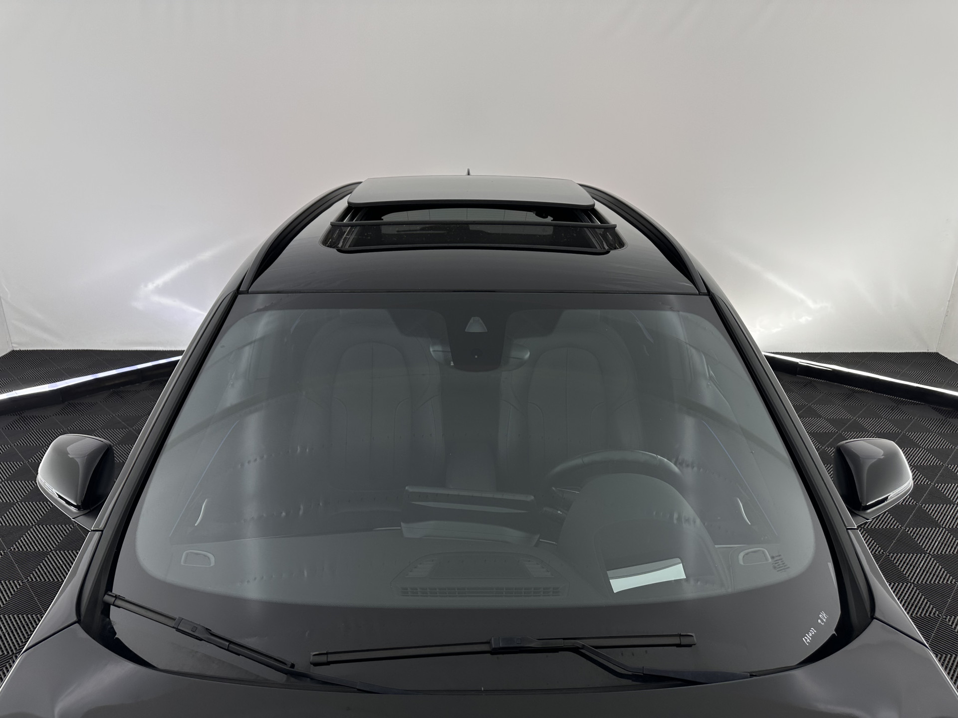 BMW X1 xDrive25e Sportline Business Edition Plus (Plug-In) (INCL-BTW) Aut. *PANO | LEATHER | FULL-LED | HEATED-SPORTSEATS | HIFI-SYSTEM | CAMERA | PRIVACYGLASS | NAVI-FULLMAP | ECC | HEAD-UP | PDC | KEYLESS | DAB | CRUISE | TOWBAR | AMBIENTLIGHT | 18