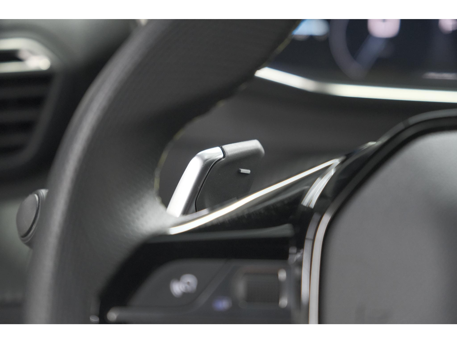 Peugeot 2008 Hybrid 145 e-DCS6 GT | Camera | Apple Carplay | Parkeersensoren