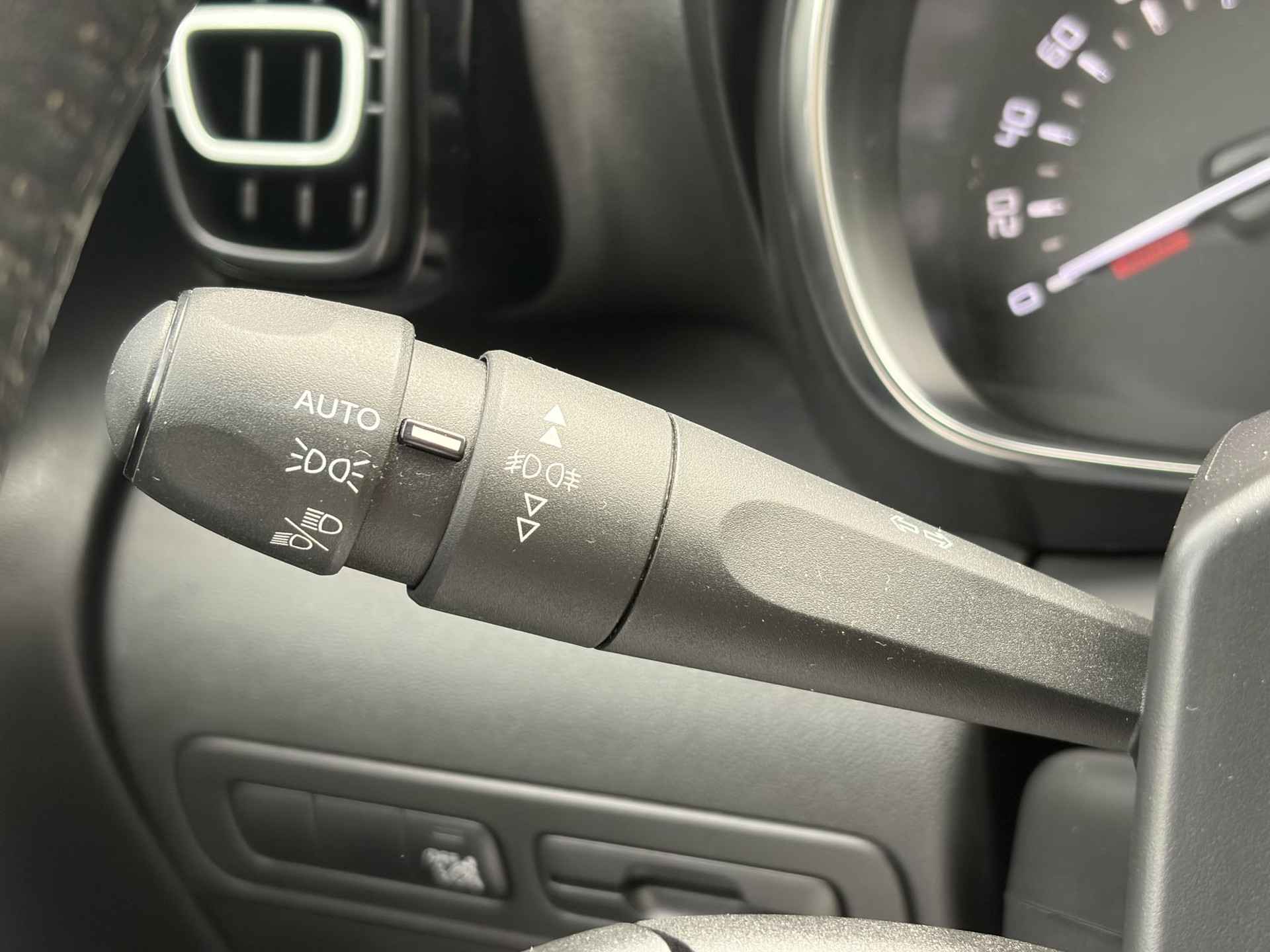 Citroen C3 Aircross 1.2 PureTech Feel ✓1e Eigenaar✓D-riem vv in 08-2026✓Draadloze telefoonlader✓Carplay✓Navi✓Clima✓Cruise✓Pdc✓Rijstrooksensor✓Bj 10-2018✓Lm velgen✓N.A.P✓Apk tot 11-2027