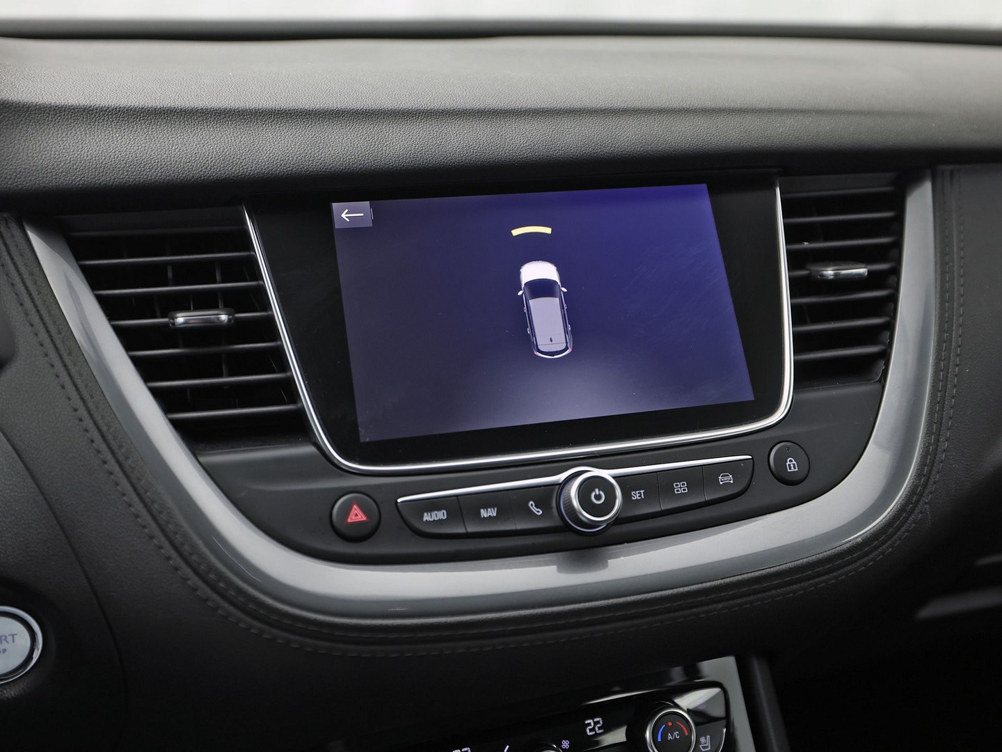 Opel Grandland X 1.2 Turbo Innovation (MEMORY SEAT, NAP, STOELVERWARMING/KOELING, APPLE CARPLAY, KEYLESS, GETINT GLAS, LANE ASSIST, STUURWIEL VERWARMD, NIEUWE APK, NIEUWSTAAT)