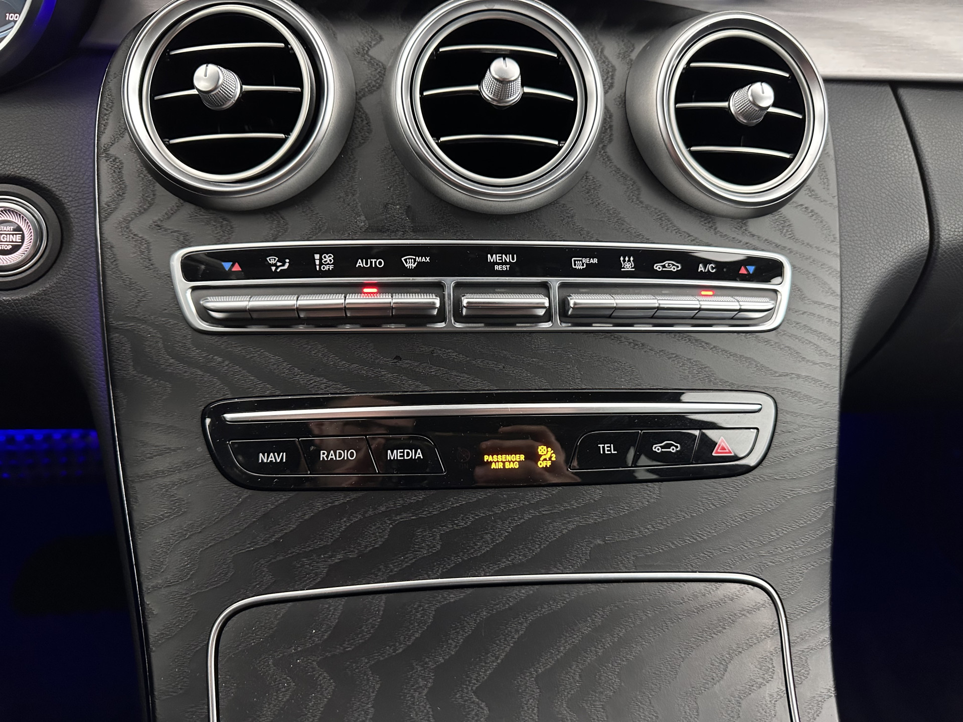 Mercedes-Benz C-klasse Estate 300 e AMG Limited Business Solution ( Plug-in ) (INCL-BTW) Aut. *LEATHER-ALCANTARA | FULL-LED | NAVI-FULLMAP | TOPVIEW | BLINDSPOT | PREMIUM-AUDIO | DAB | CARPLAY | AMBIENTLIGHT | DIGI-COCKPIT | SPORTSEATS | TOWBAR | 18"ALU*