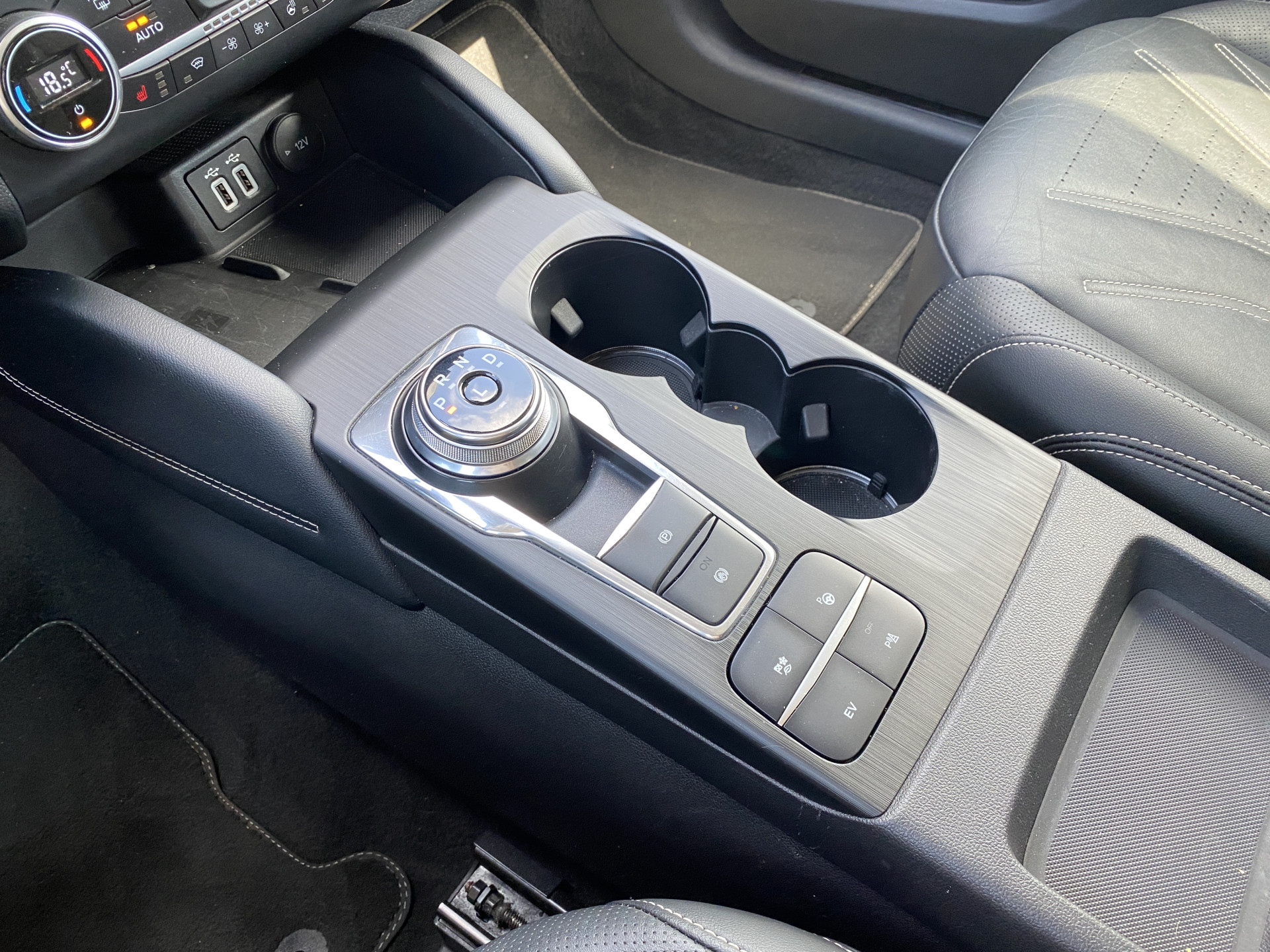 Ford Kuga 2.5 PHEV Vignale 225 pk | dealer onderh. | panoramadak | leder interieur | elektr. v. stoelen | navigatie | B&O audio