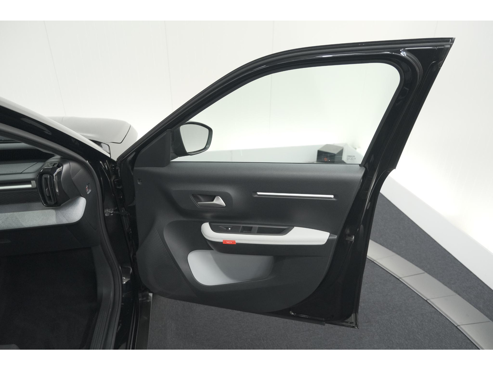 Citroen Ë-C3 Max 113pk 44 kWh | 7 KW Laadfunctie | Camera | Navigatie | Apple Carplay | Parkeersensoren