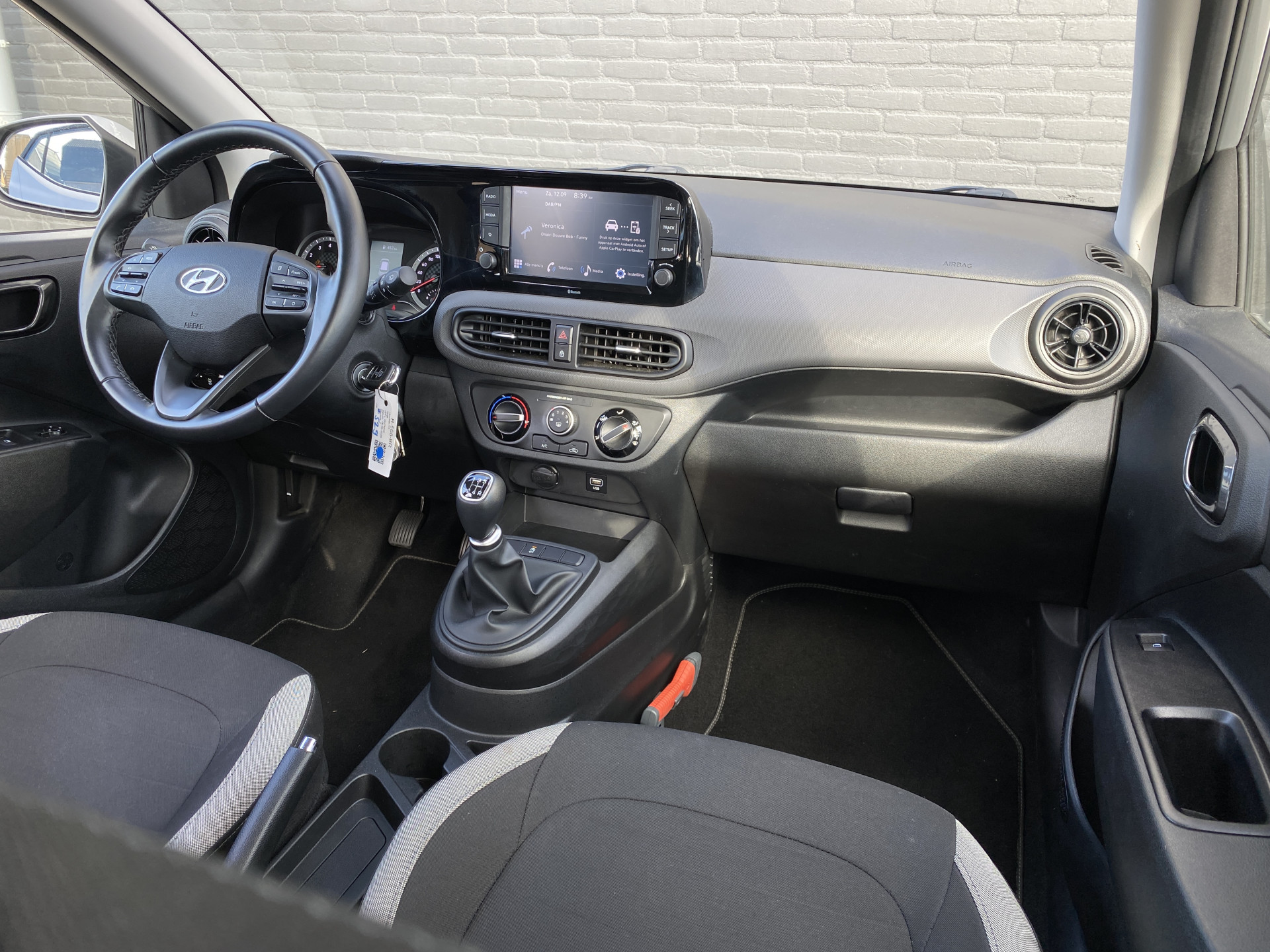 Hyundai i10 1.0 Comfort | 1e eigenaar | airco | apple carplay | cruise control | all season banden | dab | apk t/m 6-2028