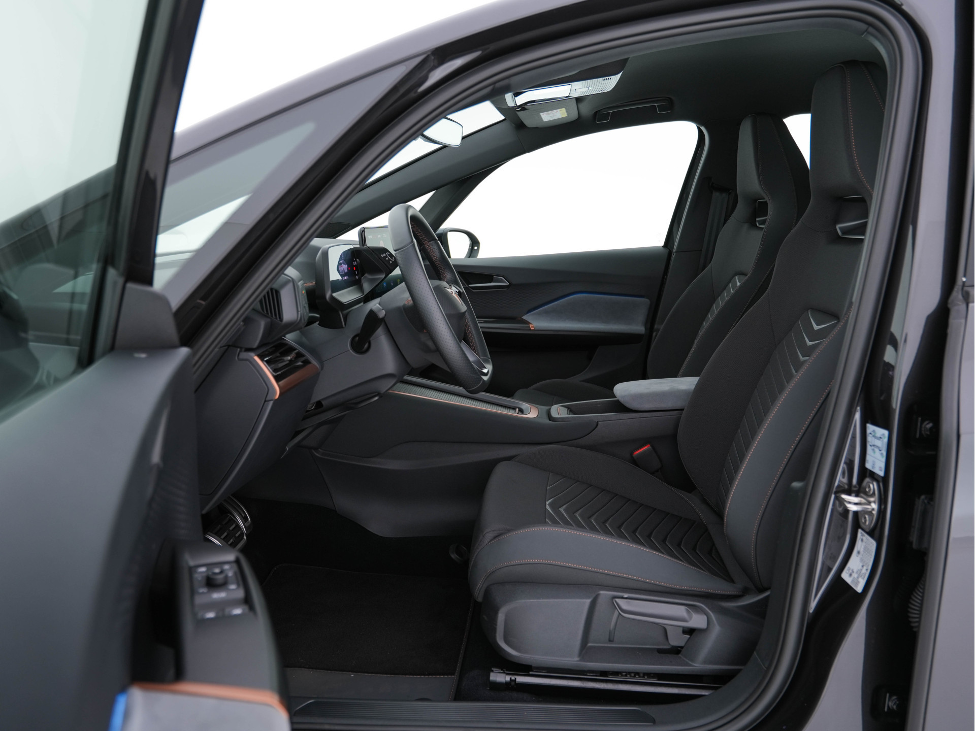 CUPRA Born Adrenaline 62 kWh [ 3-Fase ] {SOH-95%} (INCL-BTW) *HEAT-PUMP | ADAPTIVE-CRUISE | FULL-LED | MICROFIBRE | TOPVIEW | BLIND-SPOT | KEYLESS | NAVI-FULLMAP | ECC | PDC | DIGI-COCKPIT |  CARPLAY | SPORT-SEATS | 19"ALU*