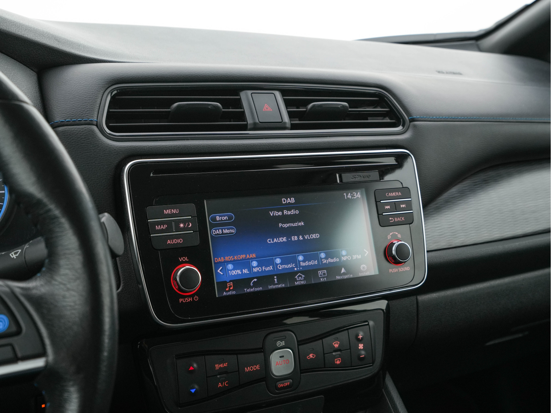 Nissan LEAF Tekna 40 kWh *LUXURY-LEATHER | FULL-LED | KEYLESS | NAVI-FULLMAP | BLIND-SPOT | BOSE-SOUND | DAB+ | HEATED-COMFORTSEATS | DIGI-COCKPIT | PRIVACY-GLASS | TOPVIEW-CAMERA | 17"ALU*