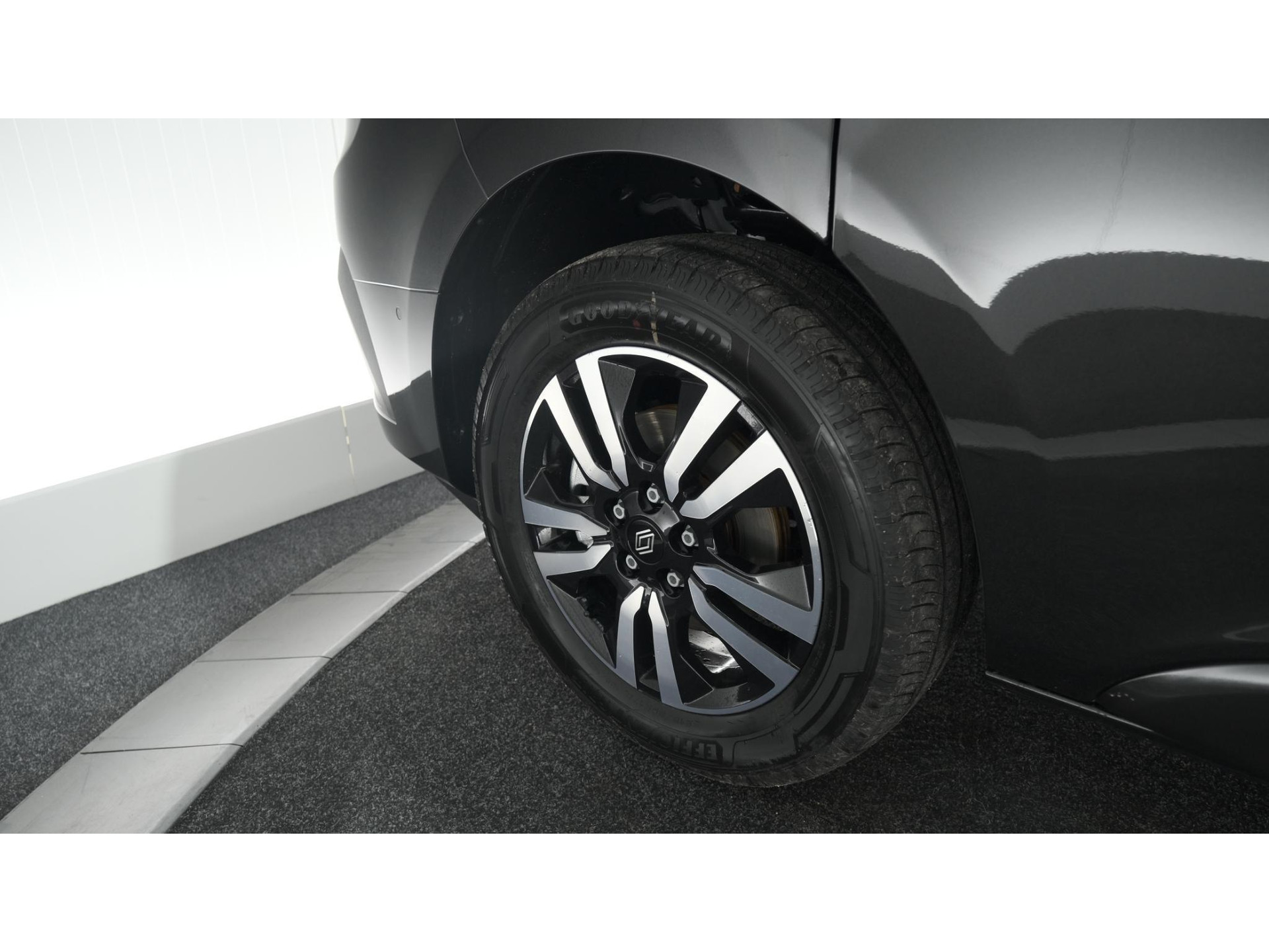 Renault Trafic 2.0 Blue dCi EDC 170 T29 L2H1 Extra DC | 6 Zitlplaatsen | Camera | Navigatie | Climate Control | Dubbele Cabine