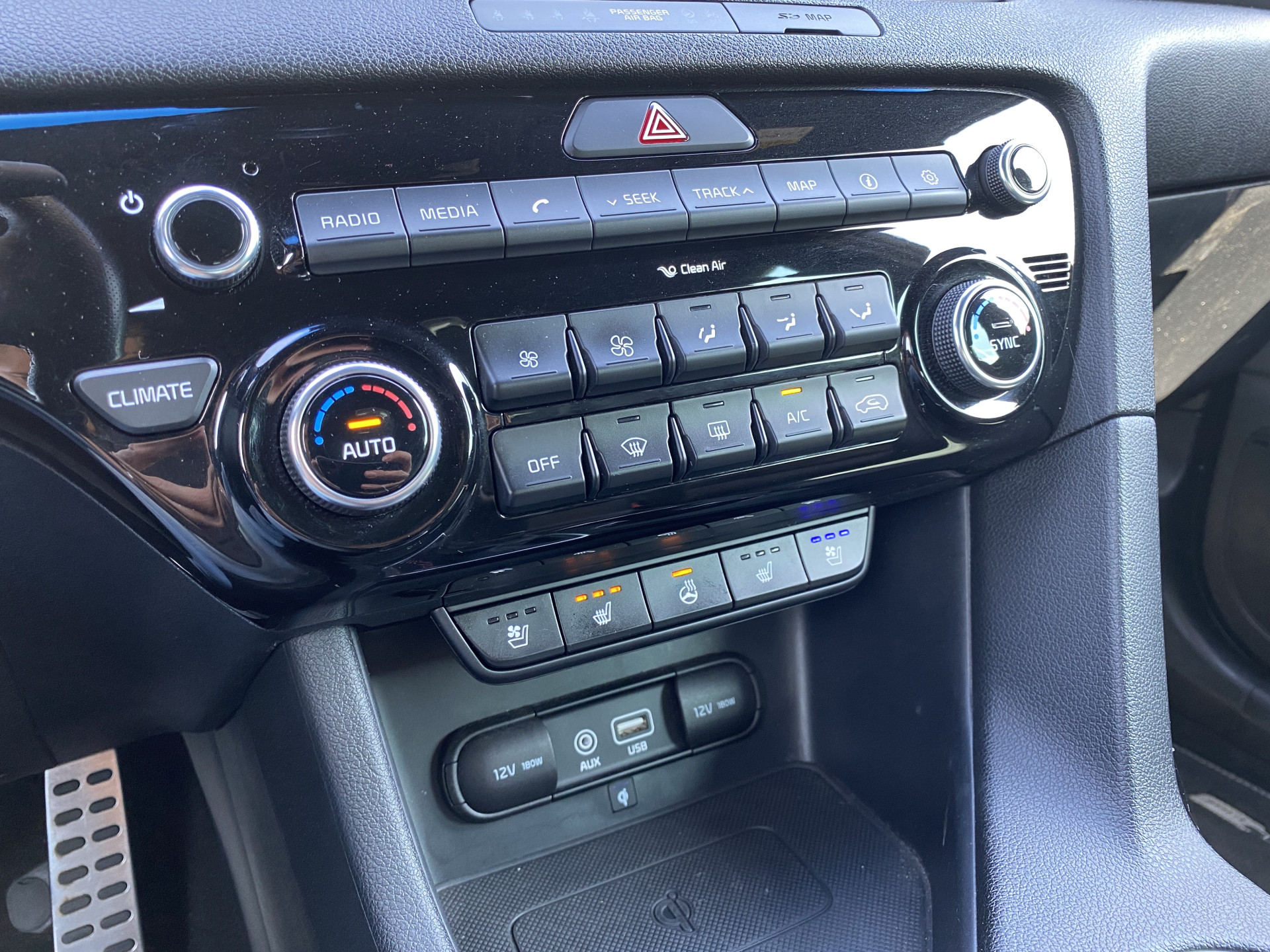 Kia Sportage 1.6 T-GDI 4WD 177 pk GT-Line PlusLine AUT. | dealer onderh. | leder interieur | trekhaak | navigatie | elektr. stoelen