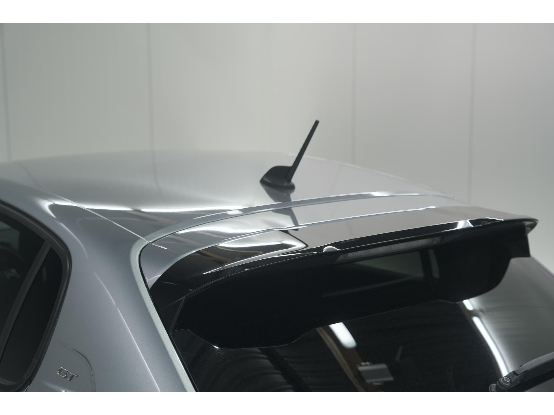 Peugeot 208 PureTech 131 EAT8 GT | Camera | Dodehoekdetectie | Navigatie | Carplay