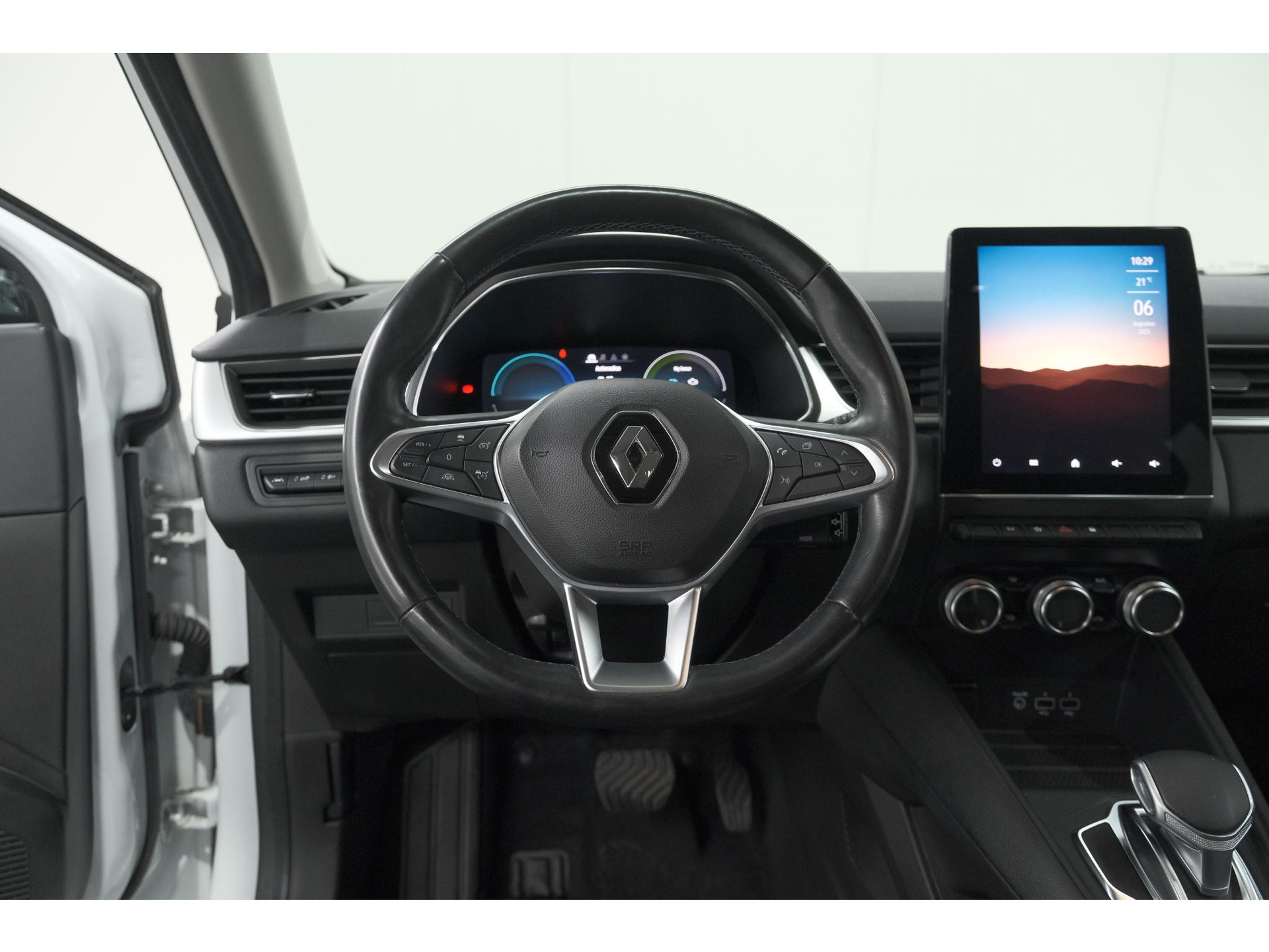 Renault Captur 1.6 E-Tech Plug-in Hybrid 160 Intens | Trekhaak | Camera | Adaptieve Cruise Control | Dodehoekdetectie