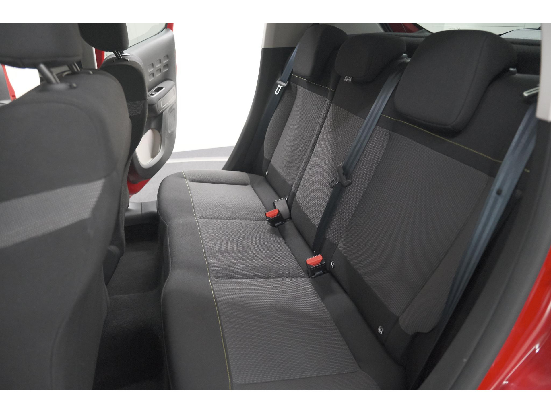 Citroen C3 PureTech 82 S&S Shine | Camera | Apple Carplay | Parkeersensoren | 16 Inch Velgen
