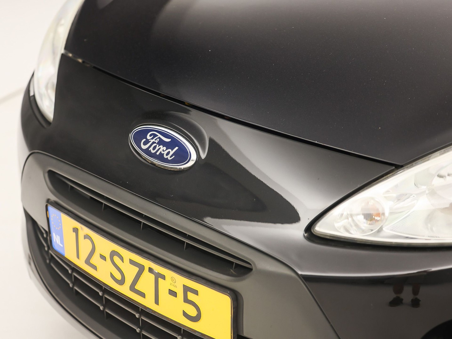 Ford Ka 1.2 Cool & Sound (AIRCO, ELEK RAMEN, SPORTSTOELEN, NIEUWE APK, NIEUWSTAAT)