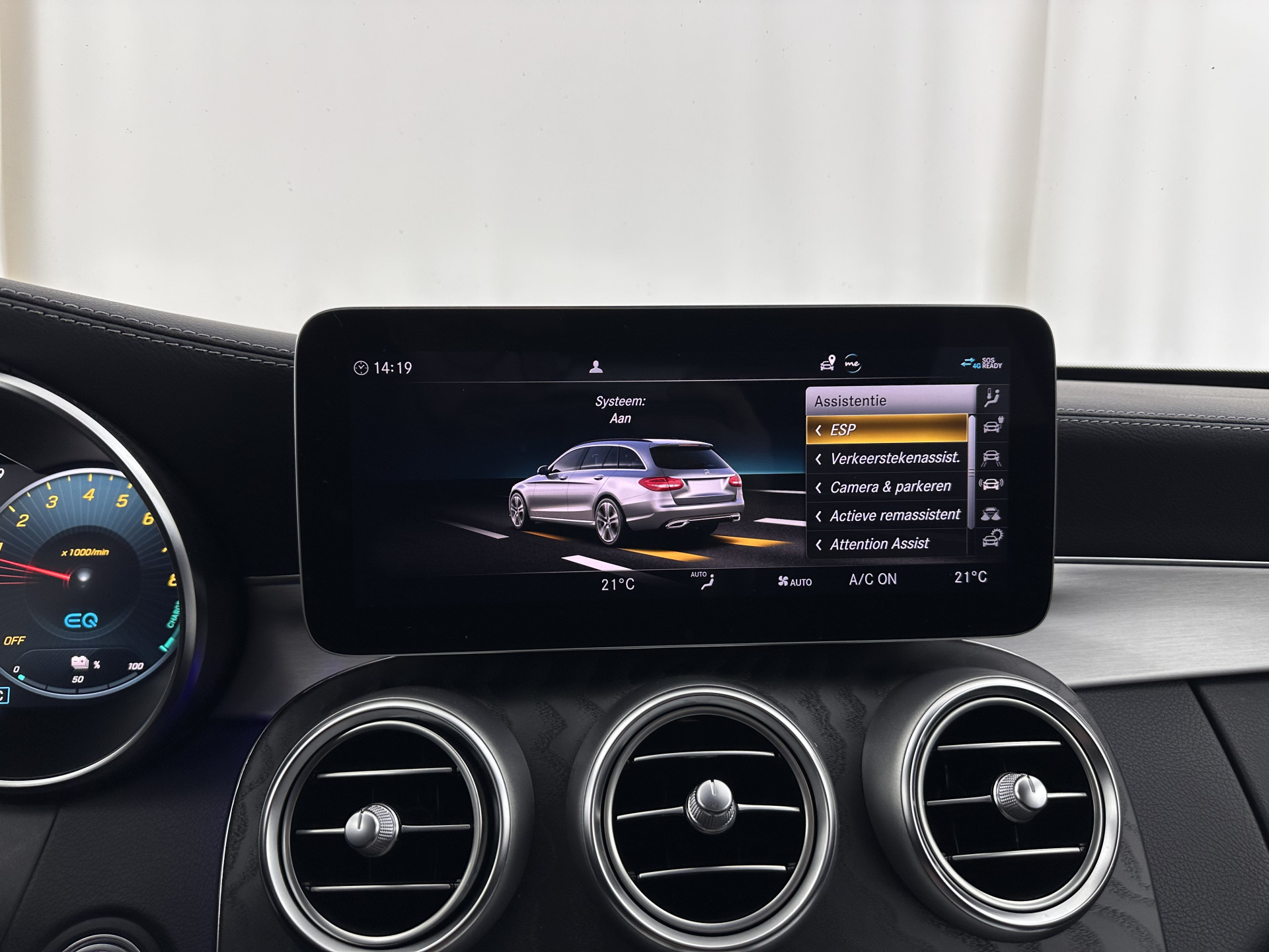 Mercedes-Benz C-klasse Estate 300 e AMG Limited Business Solution ( Plug-in ) (INCL-BTW) Aut. *LEATHER-ALCANTARA | FULL-LED | NAVI-FULLMAP | TOPVIEW | BLINDSPOT | PREMIUM-AUDIO | DAB | CARPLAY | AMBIENTLIGHT | DIGI-COCKPIT | SPORTSEATS | TOWBAR | 18"ALU*