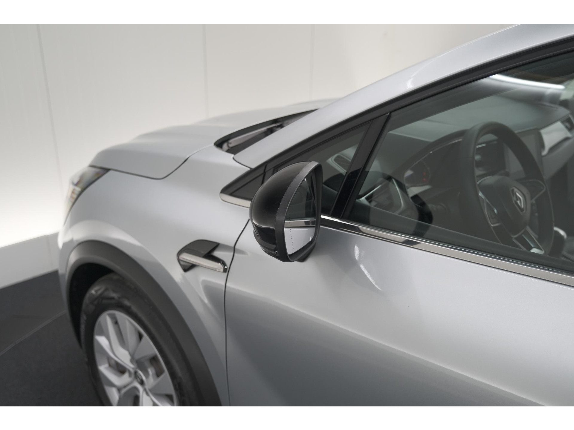 Renault Captur 1.6 E-Tech full hybrid 145 techno | Camera | Parkeersensoren | Climate control | Keyless